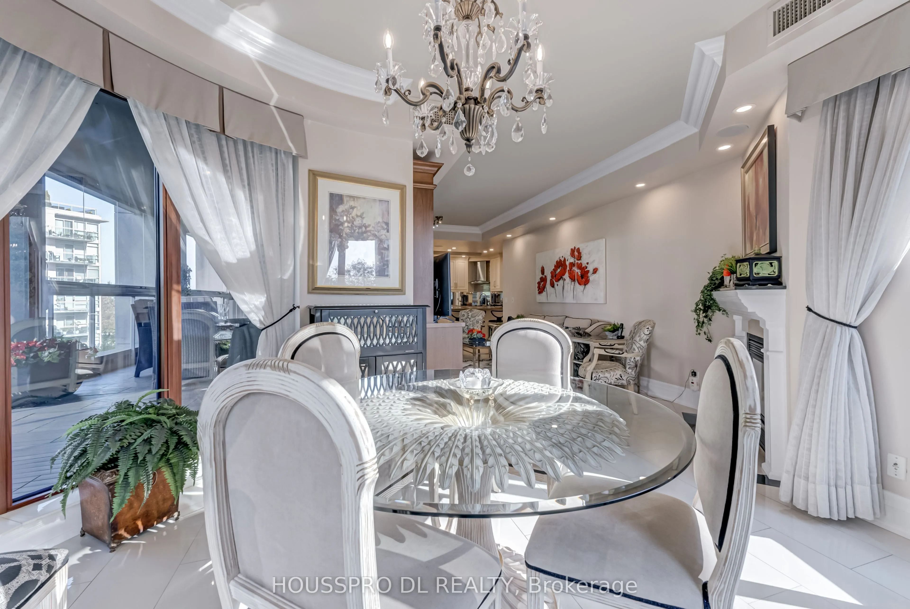2095 Lake Shore Boulevard W, #220