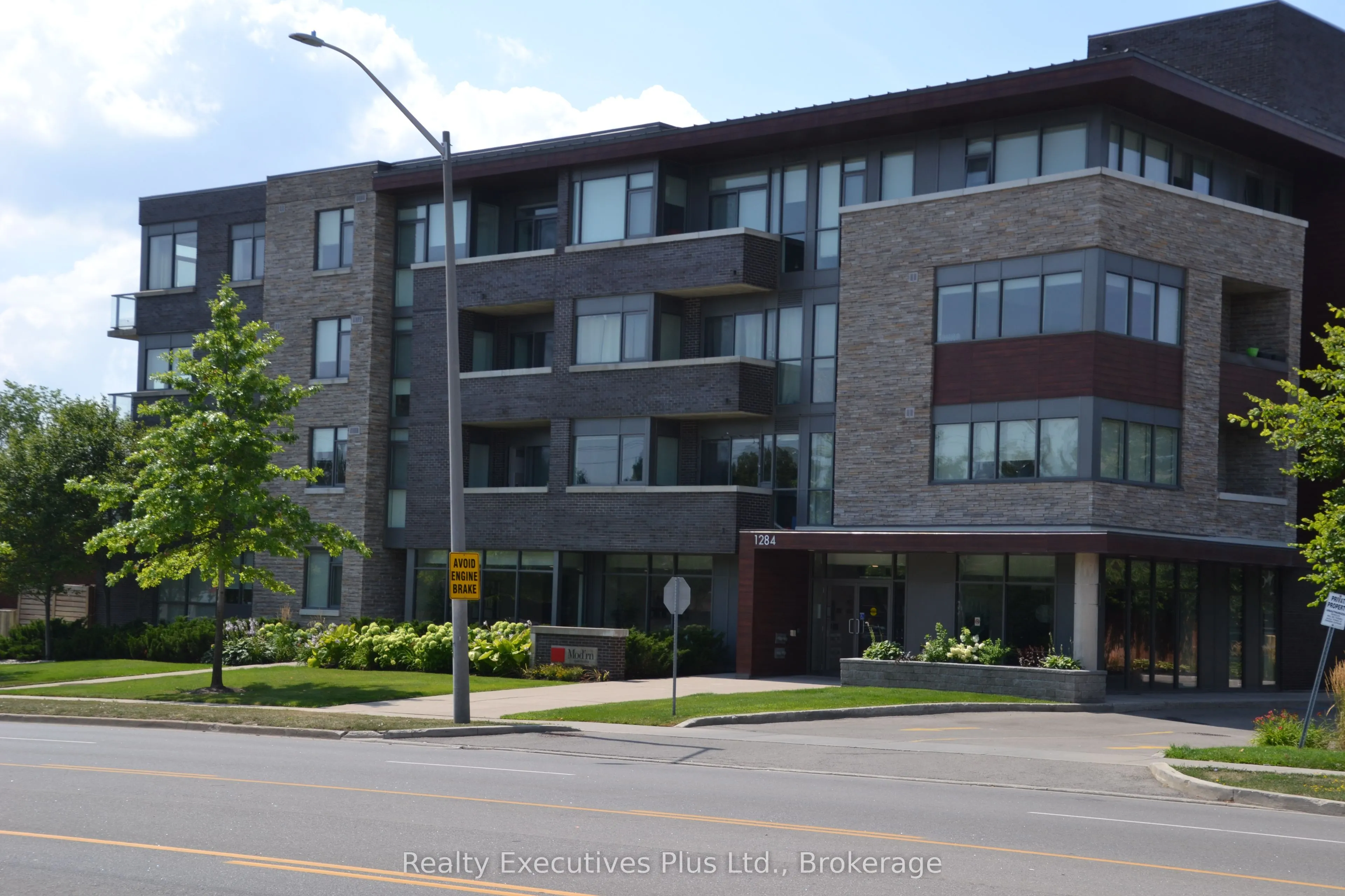 1284 Guelph Line N, #201