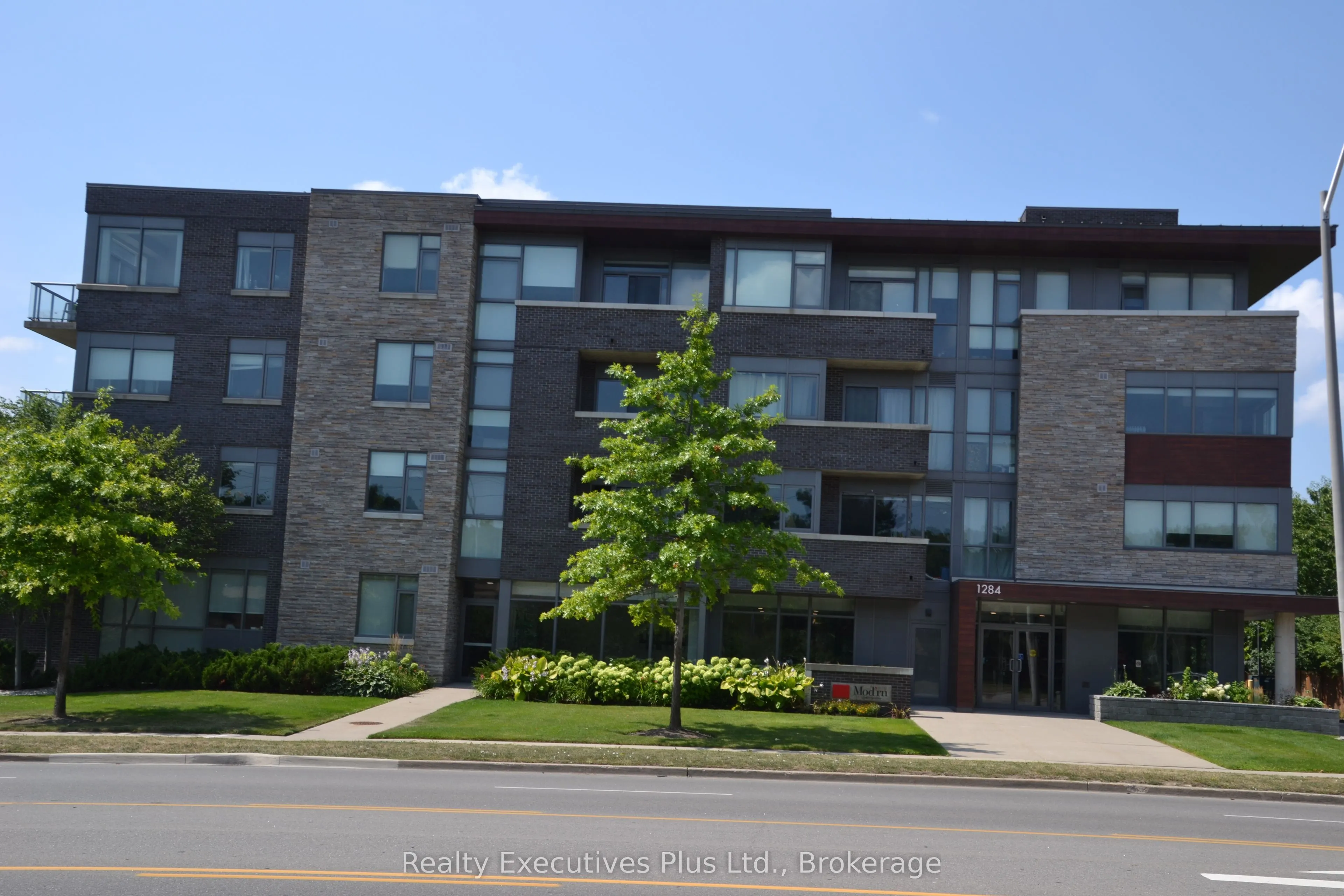 1284 Guelph Line N, #201