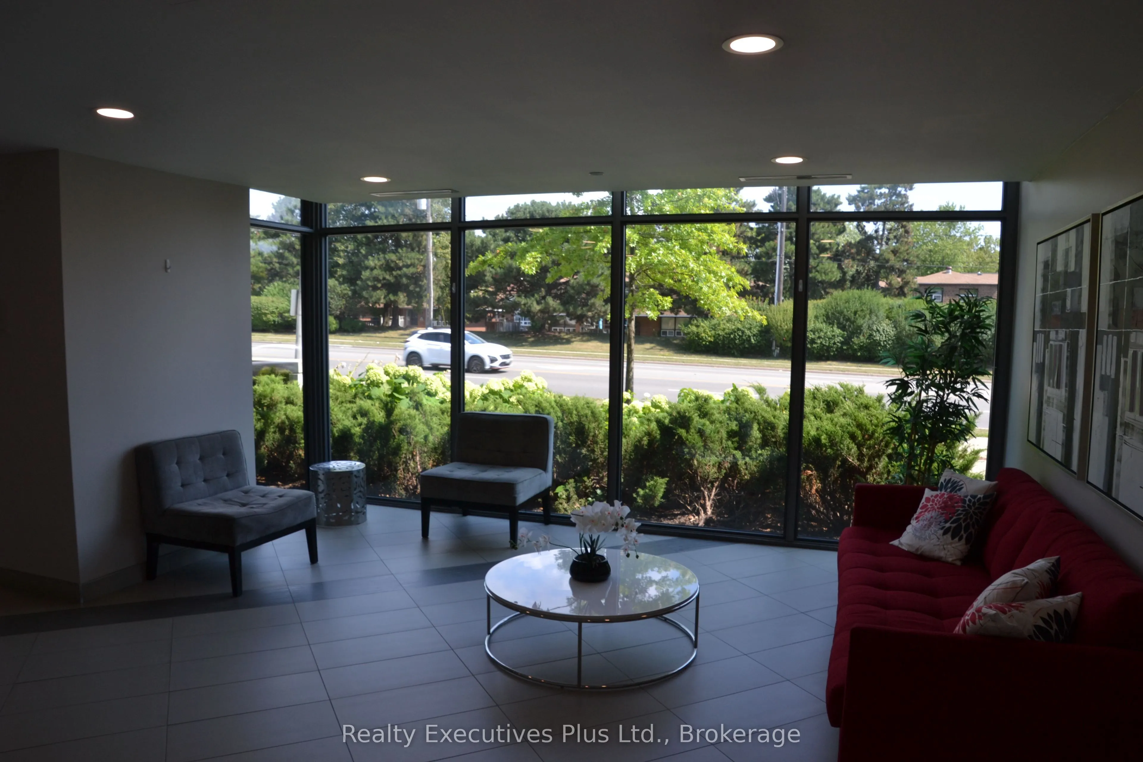 1284 Guelph Line N, #201