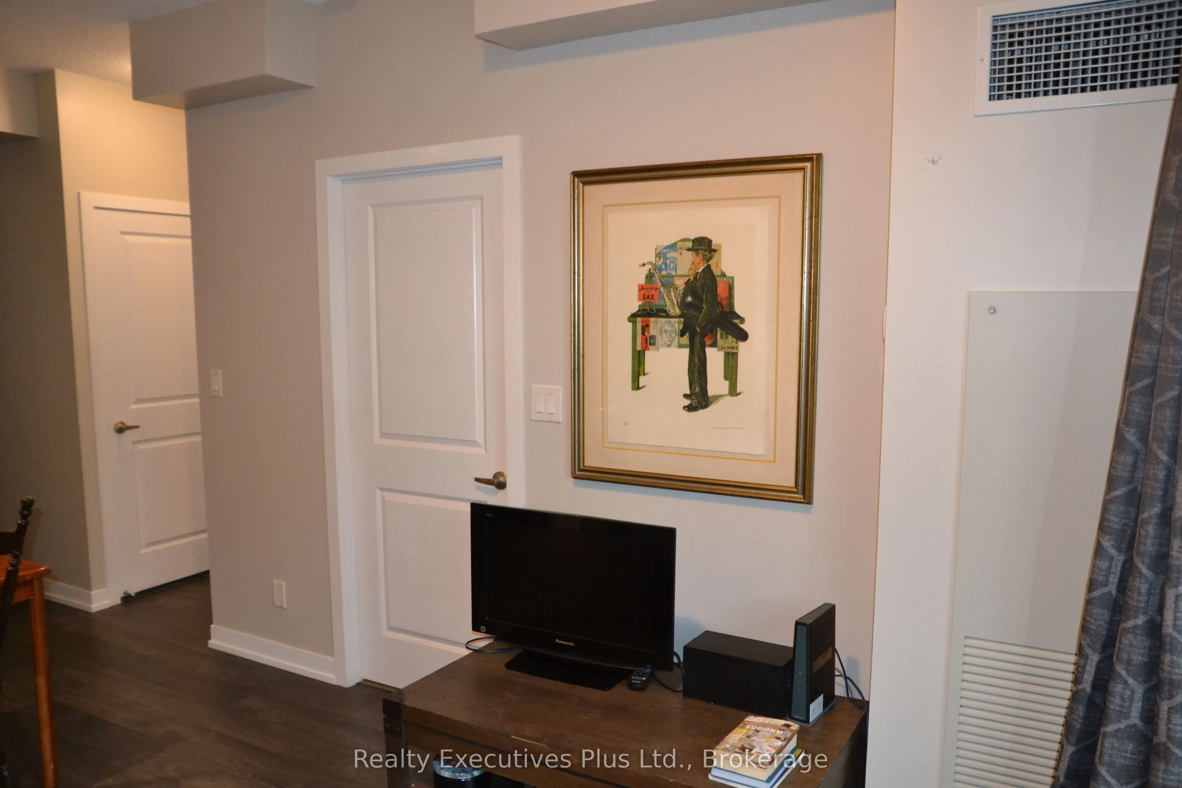 1284 Guelph Line N, #201