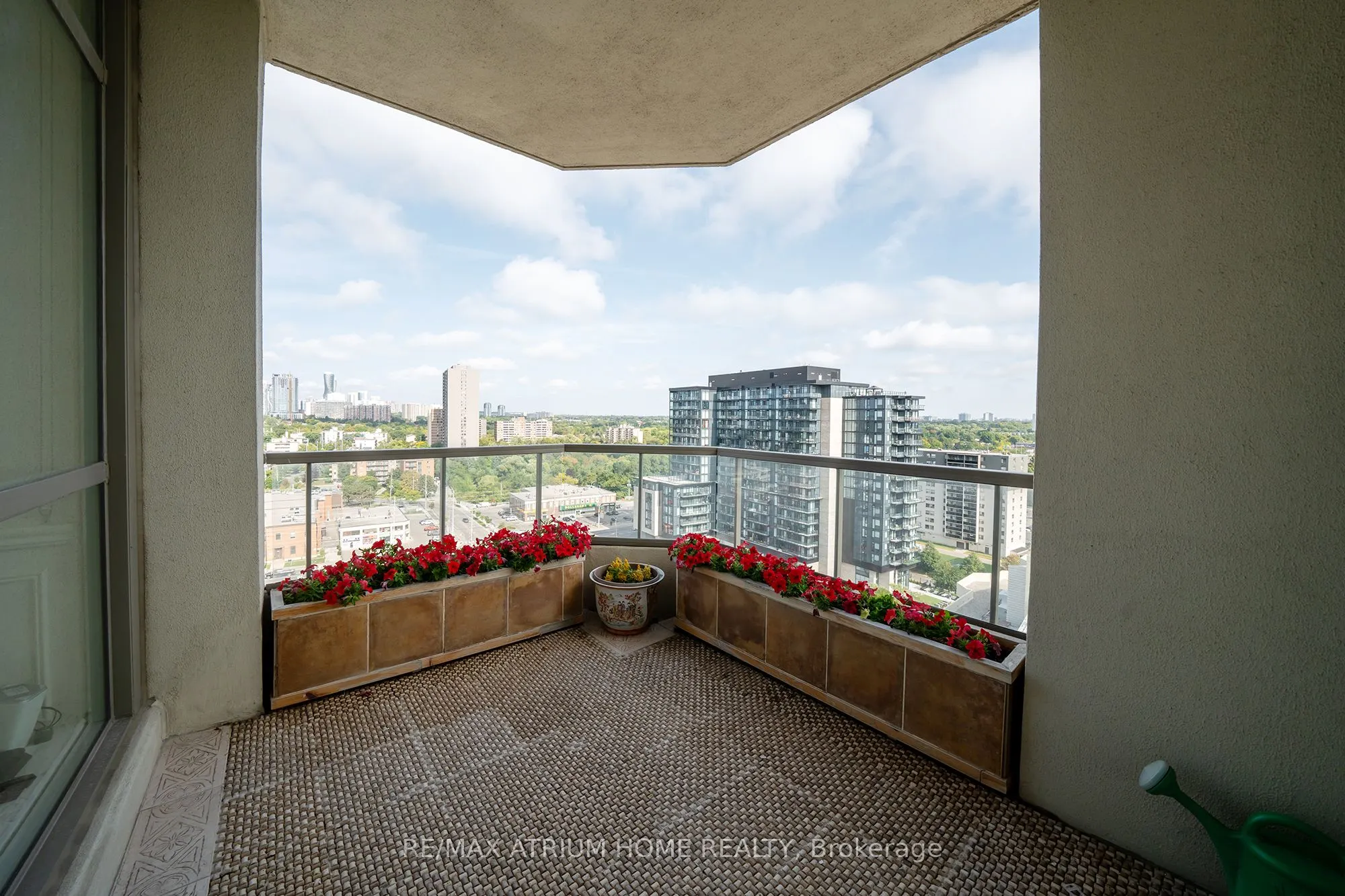 75 King Street E, #ph11