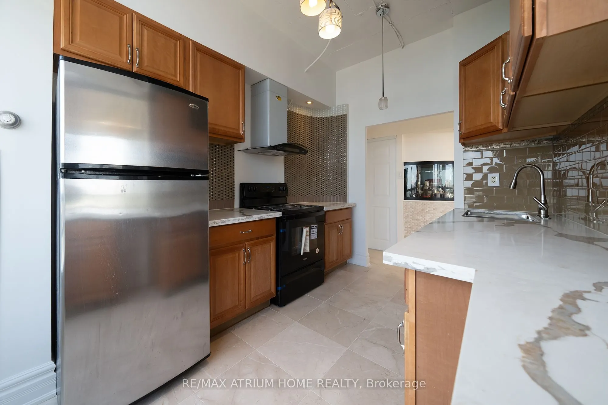 75 King Street E, #ph11