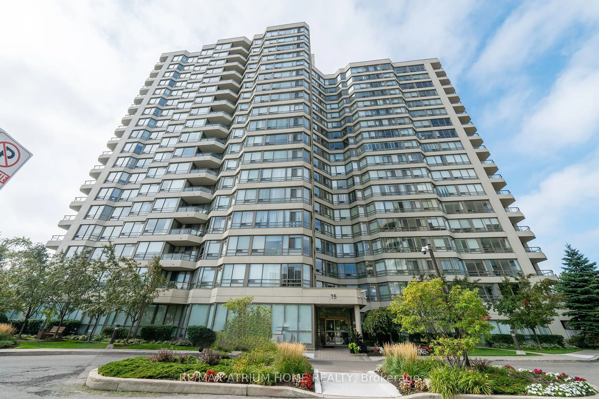 75 King Street E, #ph11
