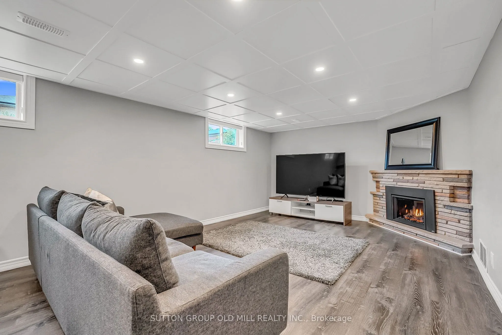 40 Lemonwood Drive
