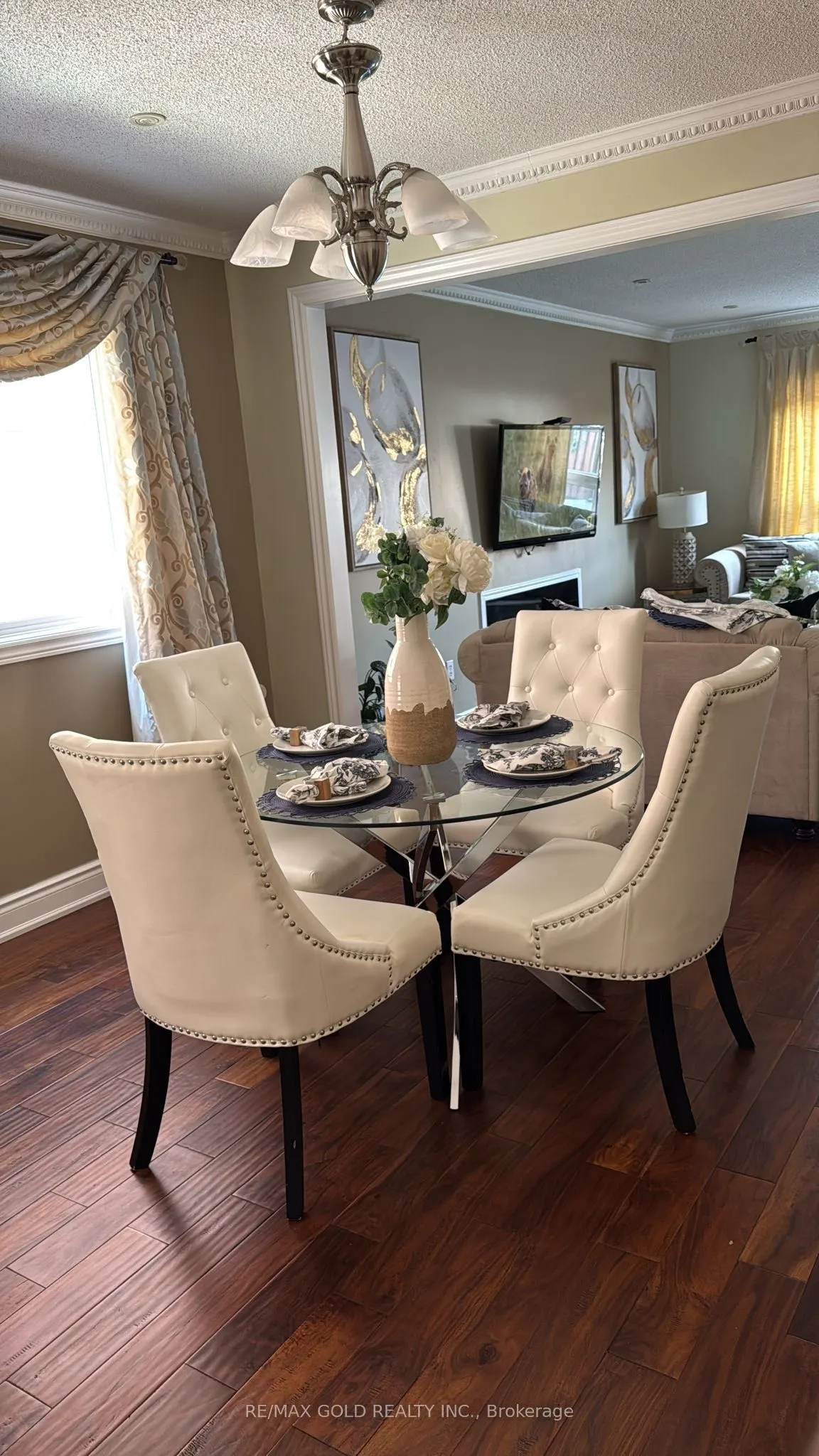 33 Tigerlily Place