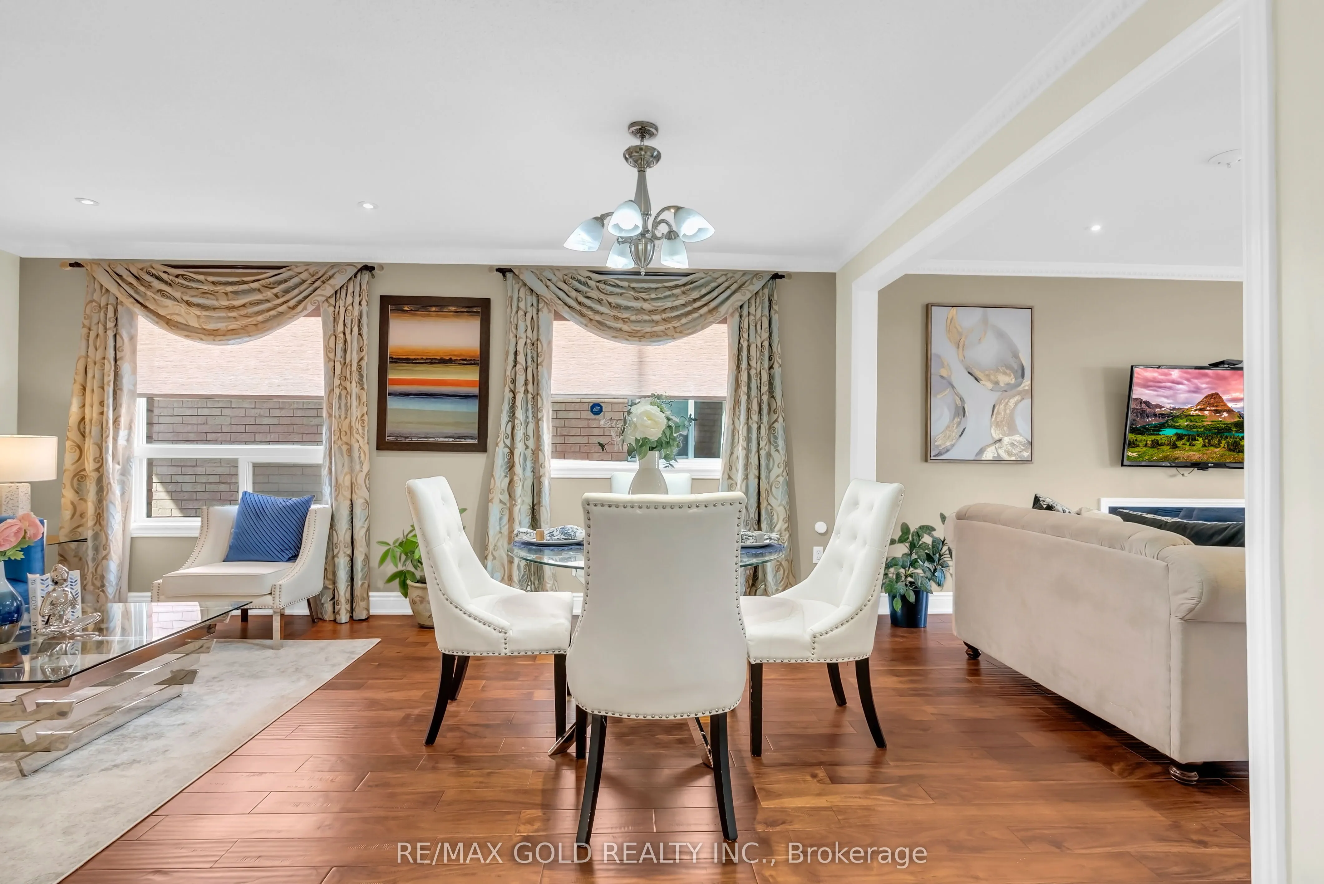 33 Tigerlily Place