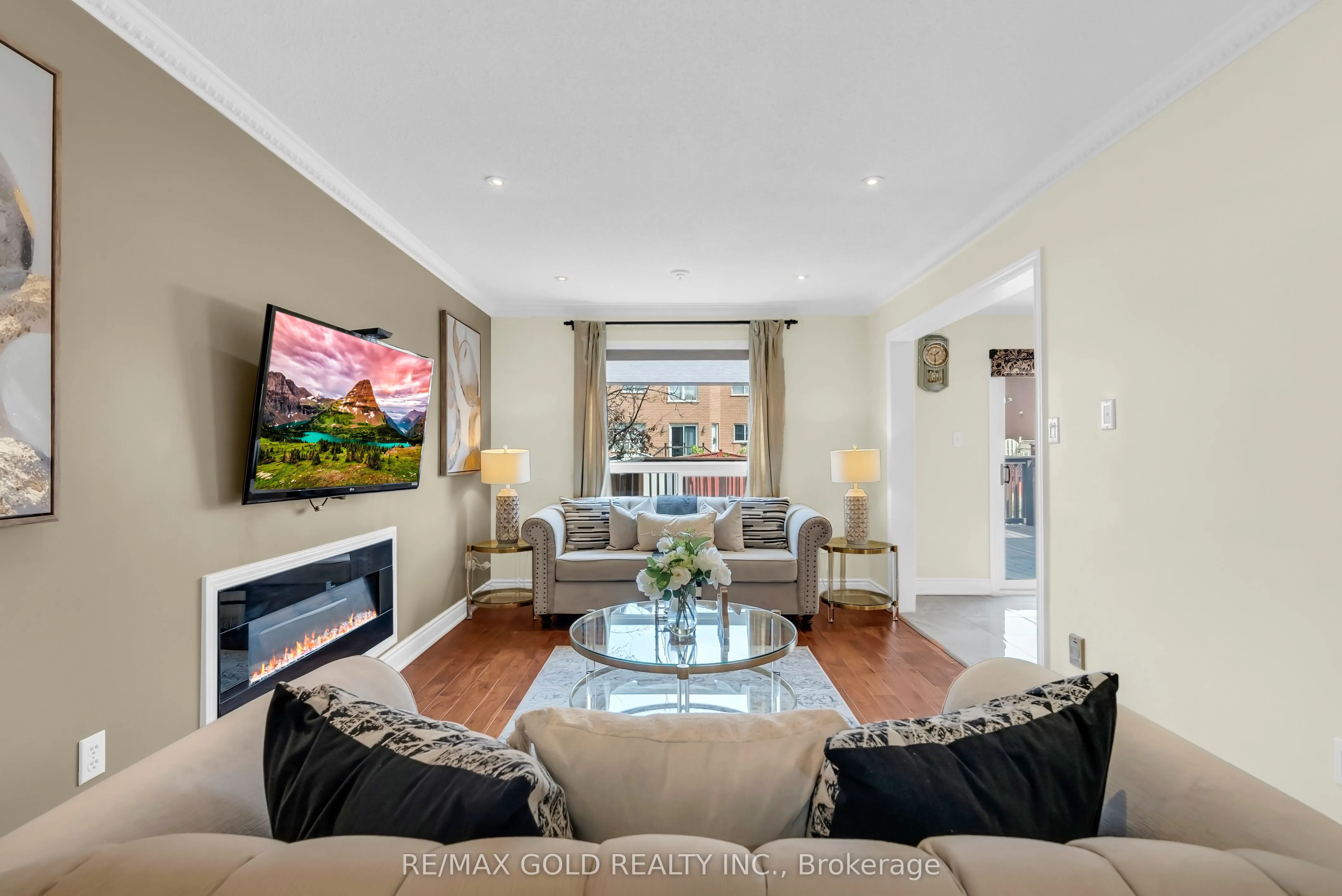 33 Tigerlily Place