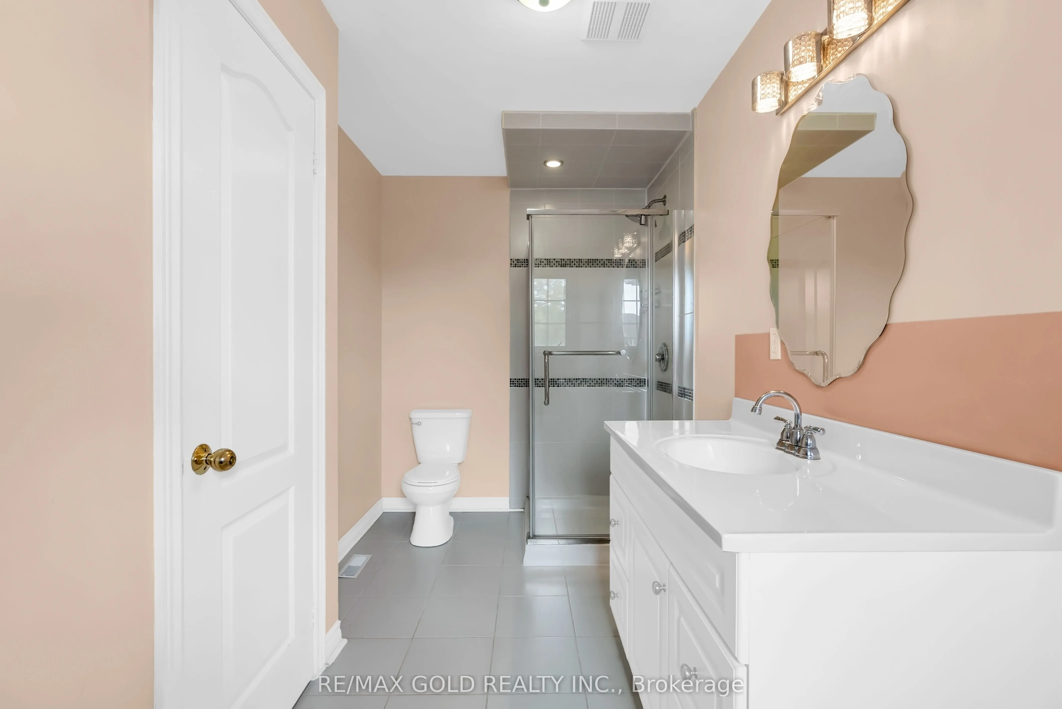 33 Tigerlily Place