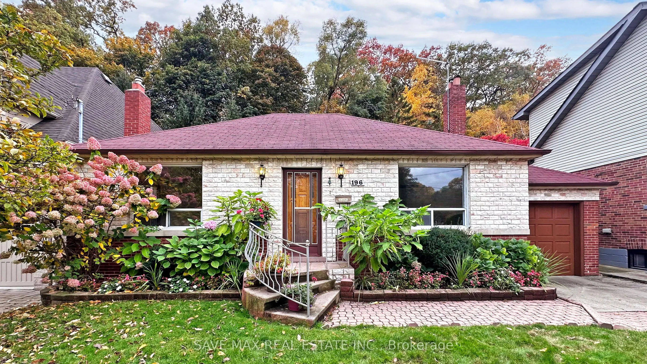 196 South Kingsway