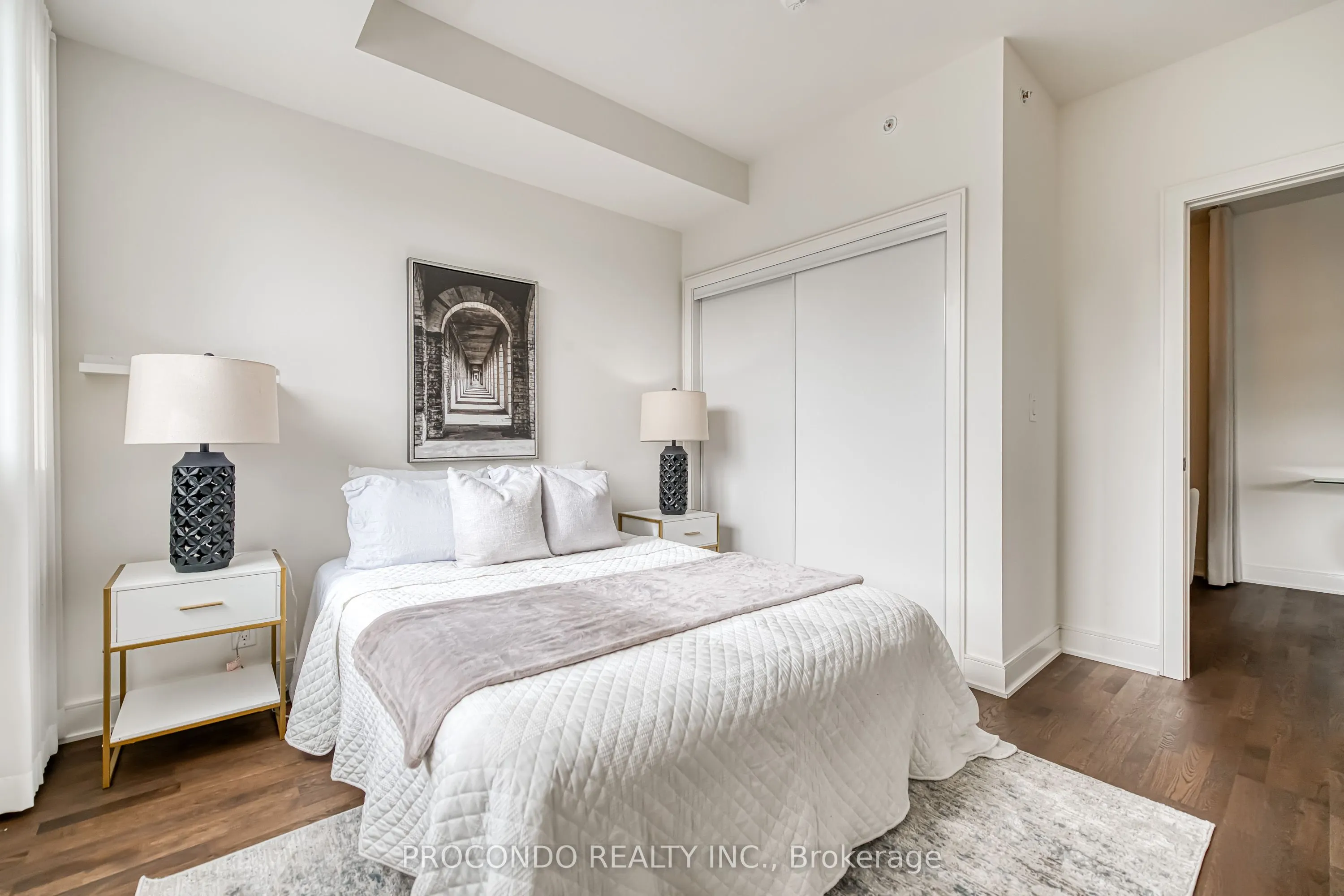 1575 Lakeshore Road W, #350