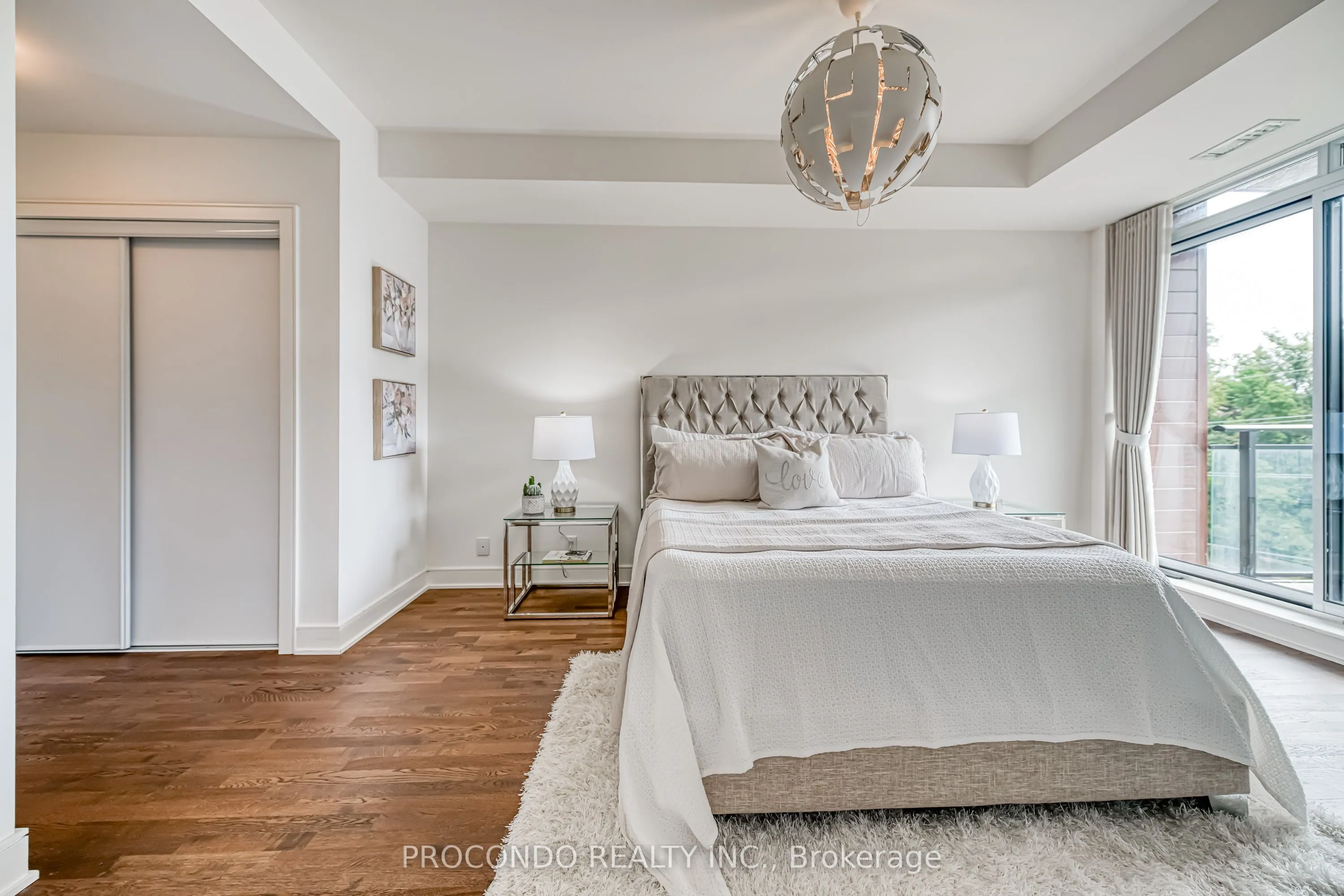1575 Lakeshore Road W, #350