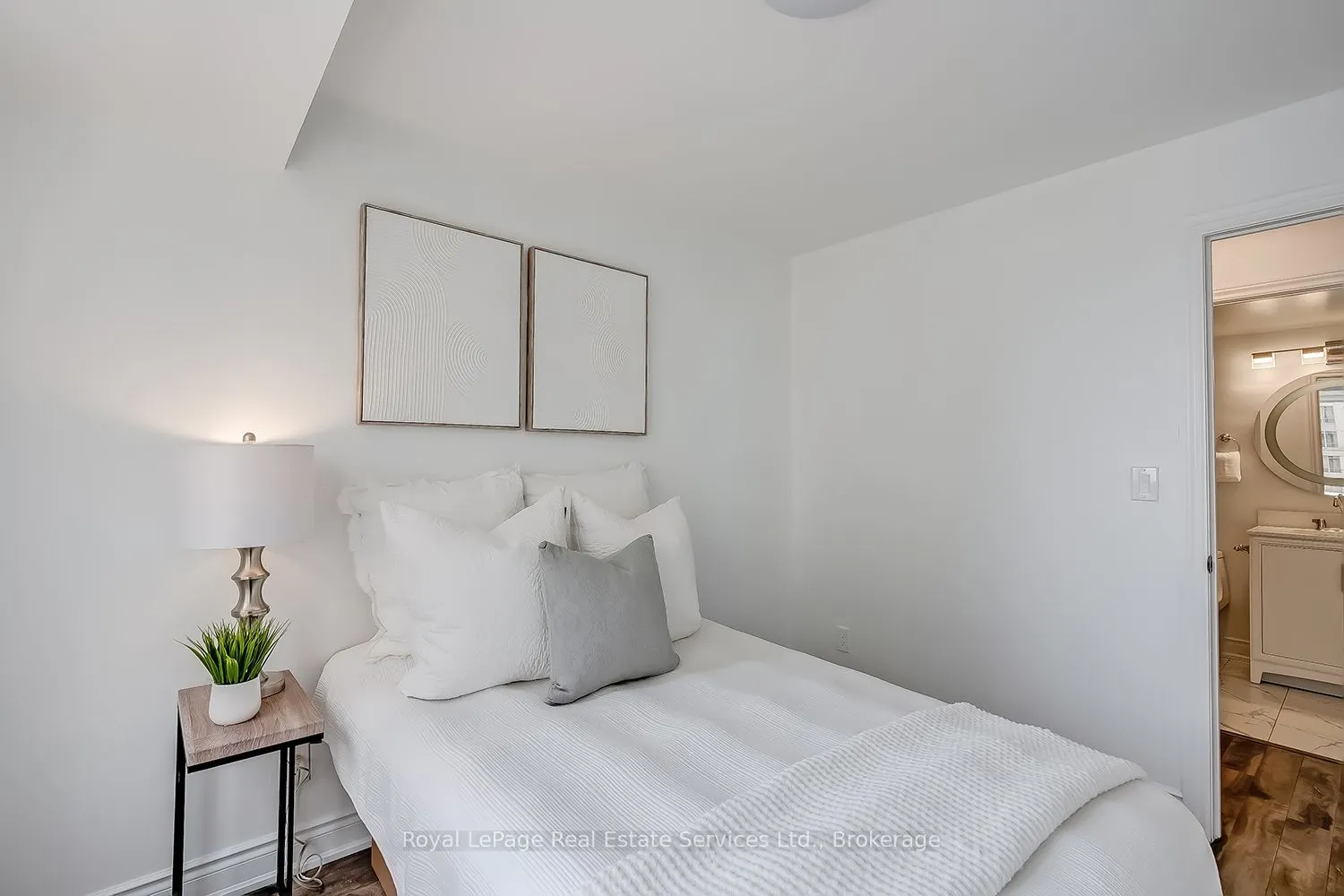 3888 Duke Of York Boulevard, #632