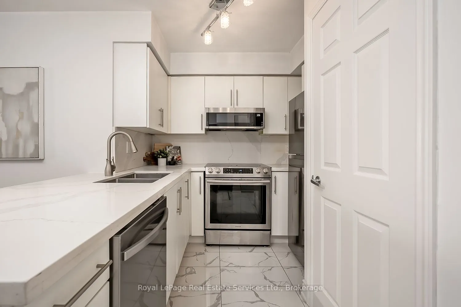 3888 Duke Of York Boulevard, #632