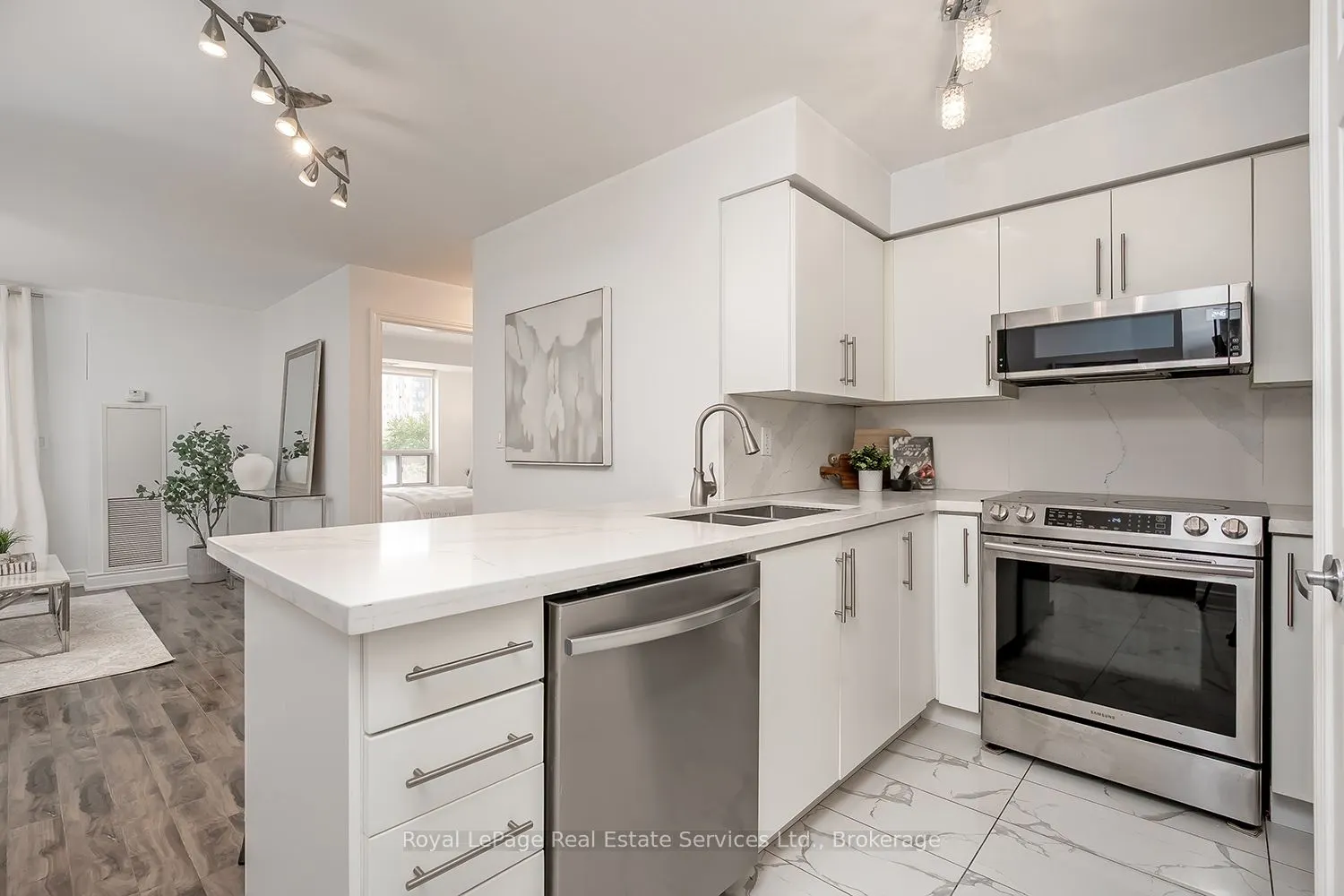 3888 Duke Of York Boulevard, #632