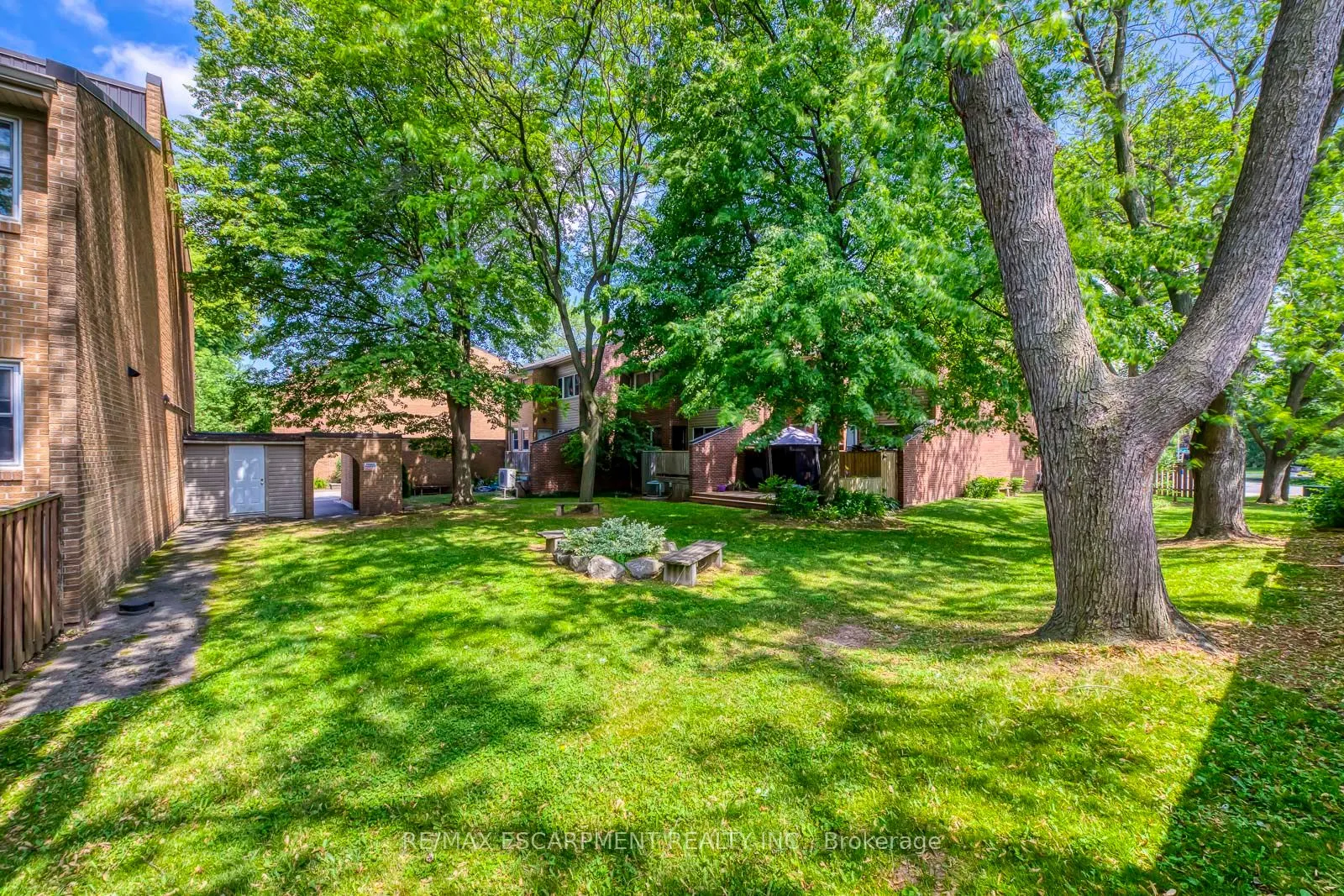 1270 Gainsborough Drive, #4