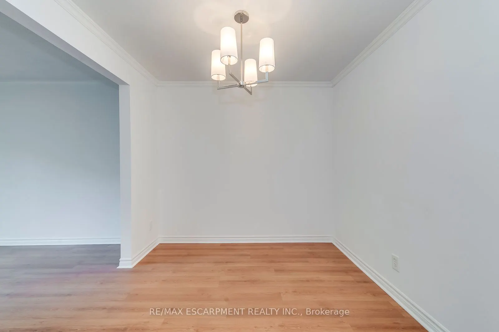 1270 Gainsborough Drive, #4