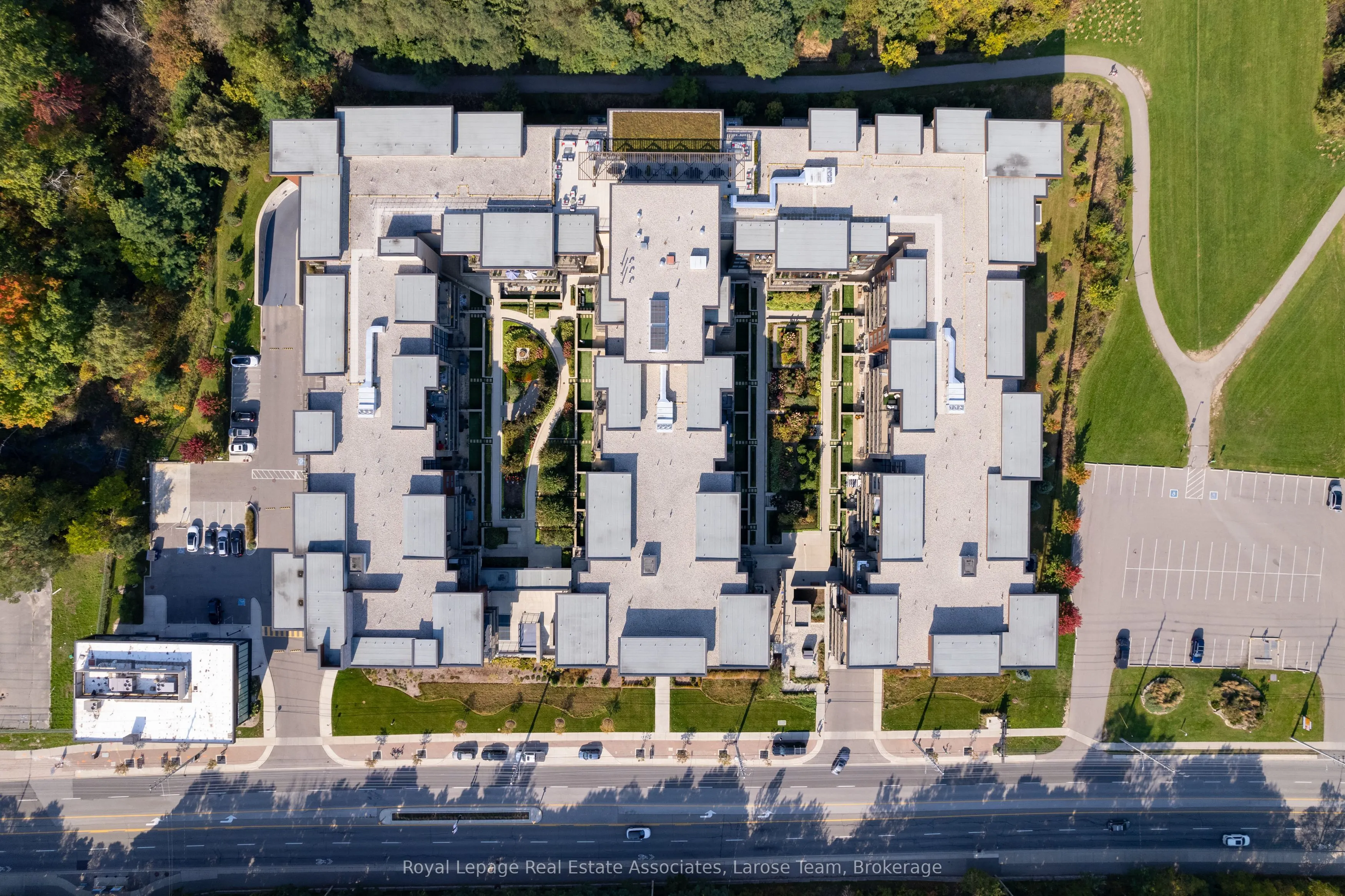 1575 Lakeshore Road W, #235