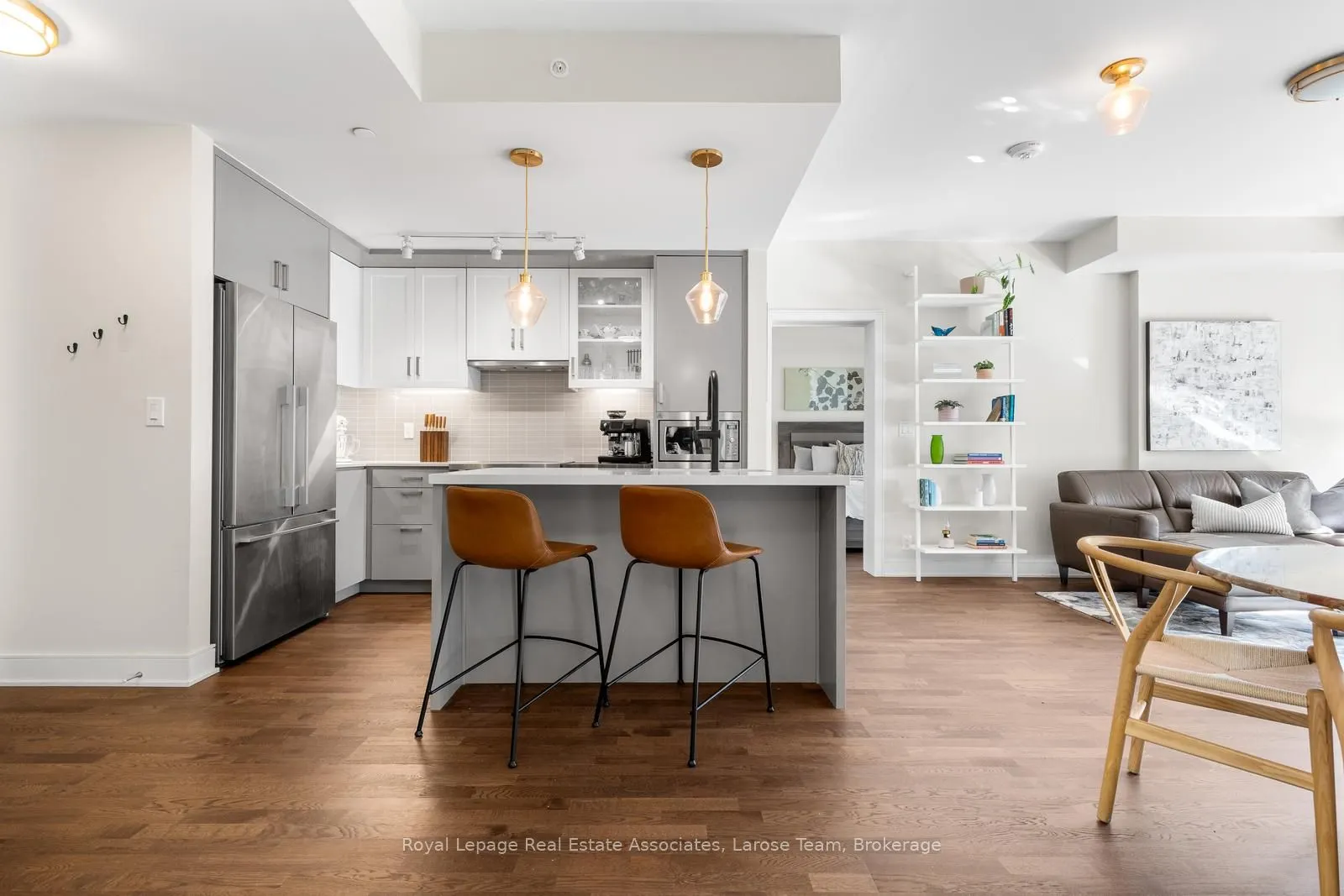 1575 Lakeshore Road W, #235