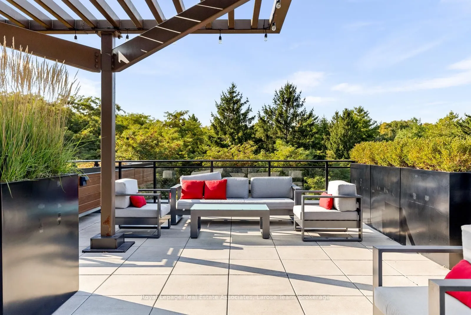 1575 Lakeshore Road W, #235