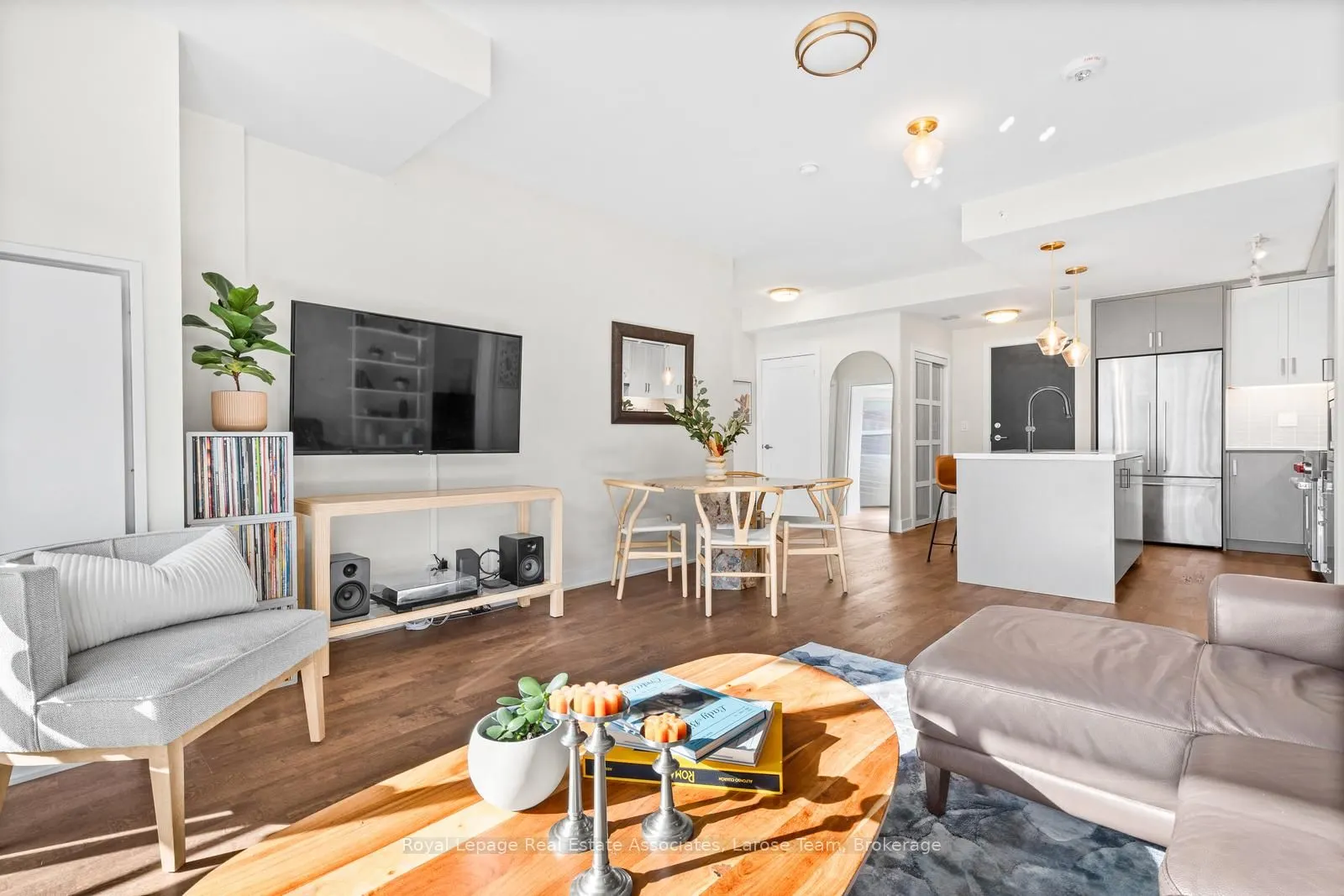 1575 Lakeshore Road W, #235