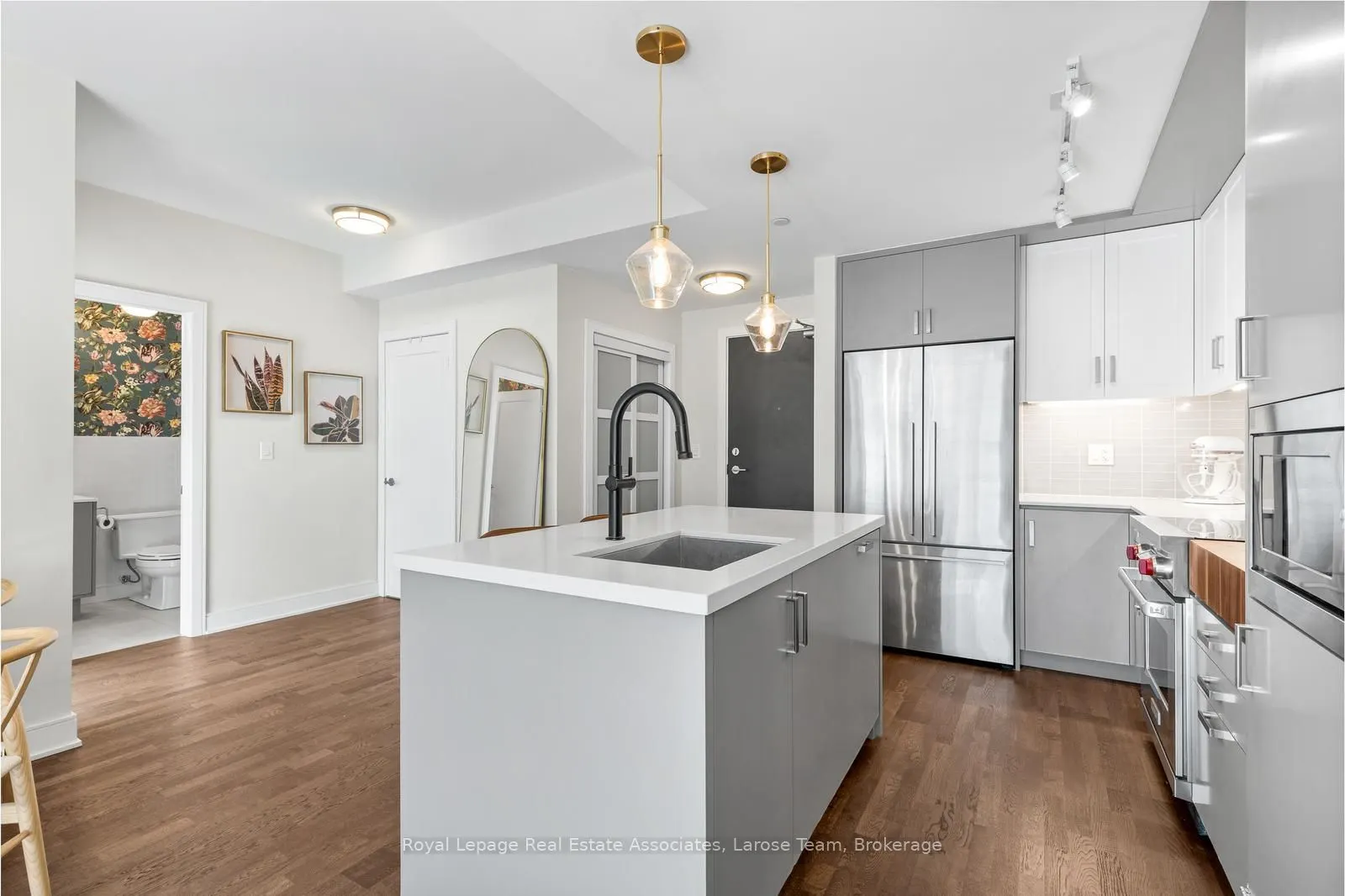 1575 Lakeshore Road W, #235