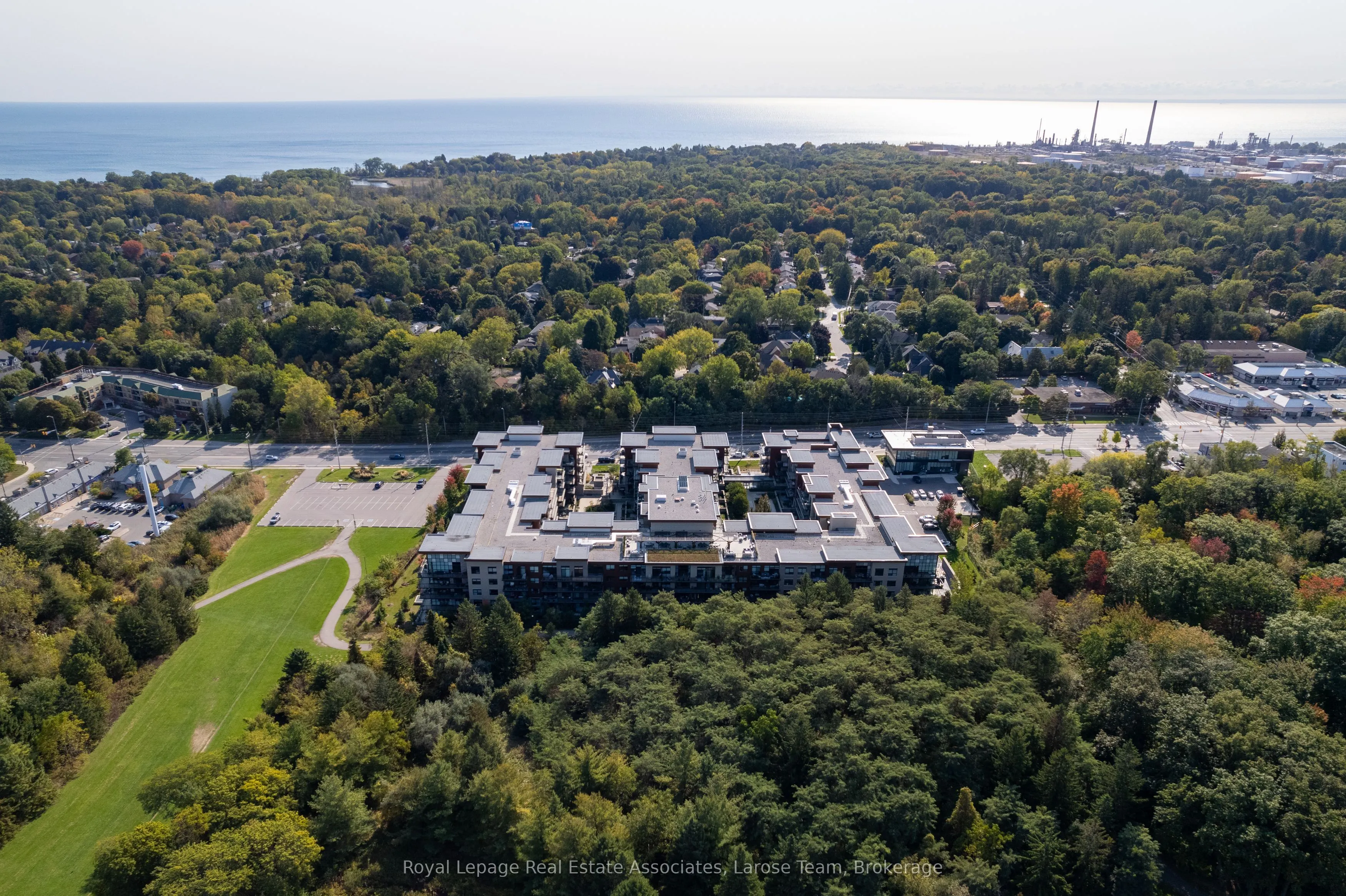 1575 Lakeshore Road W, #235