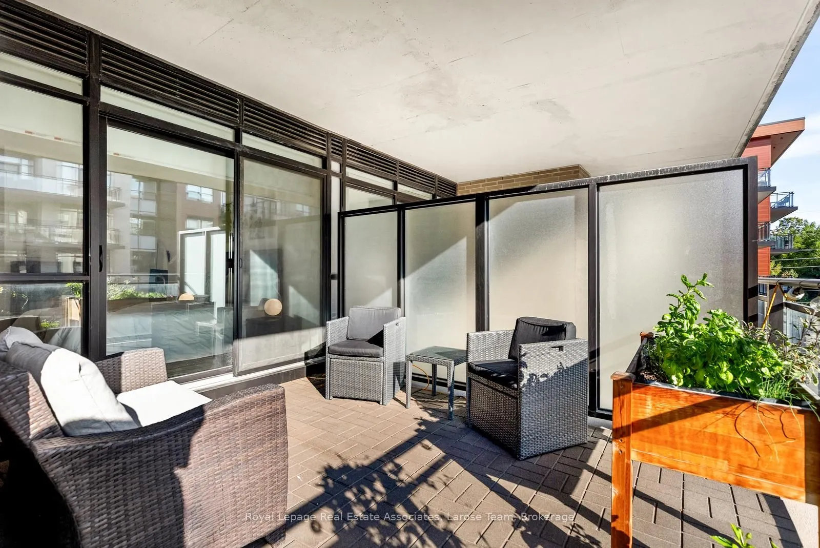 1575 Lakeshore Road W, #235