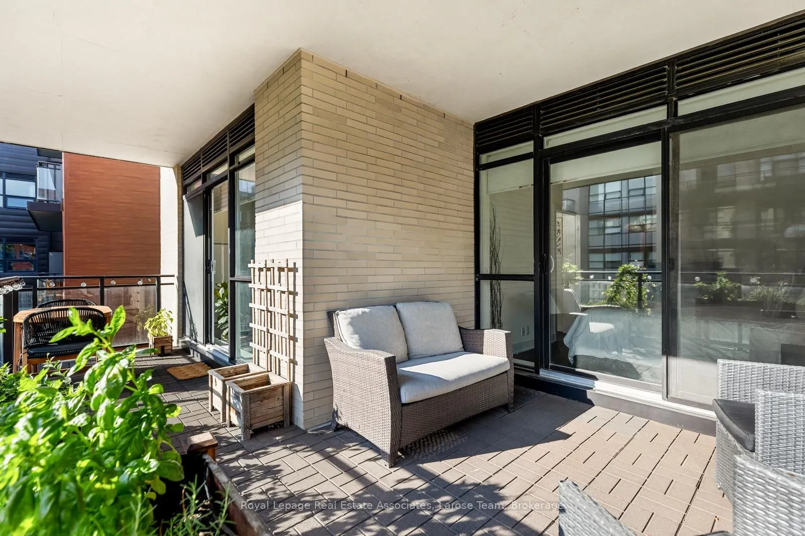 1575 Lakeshore Road W, #235