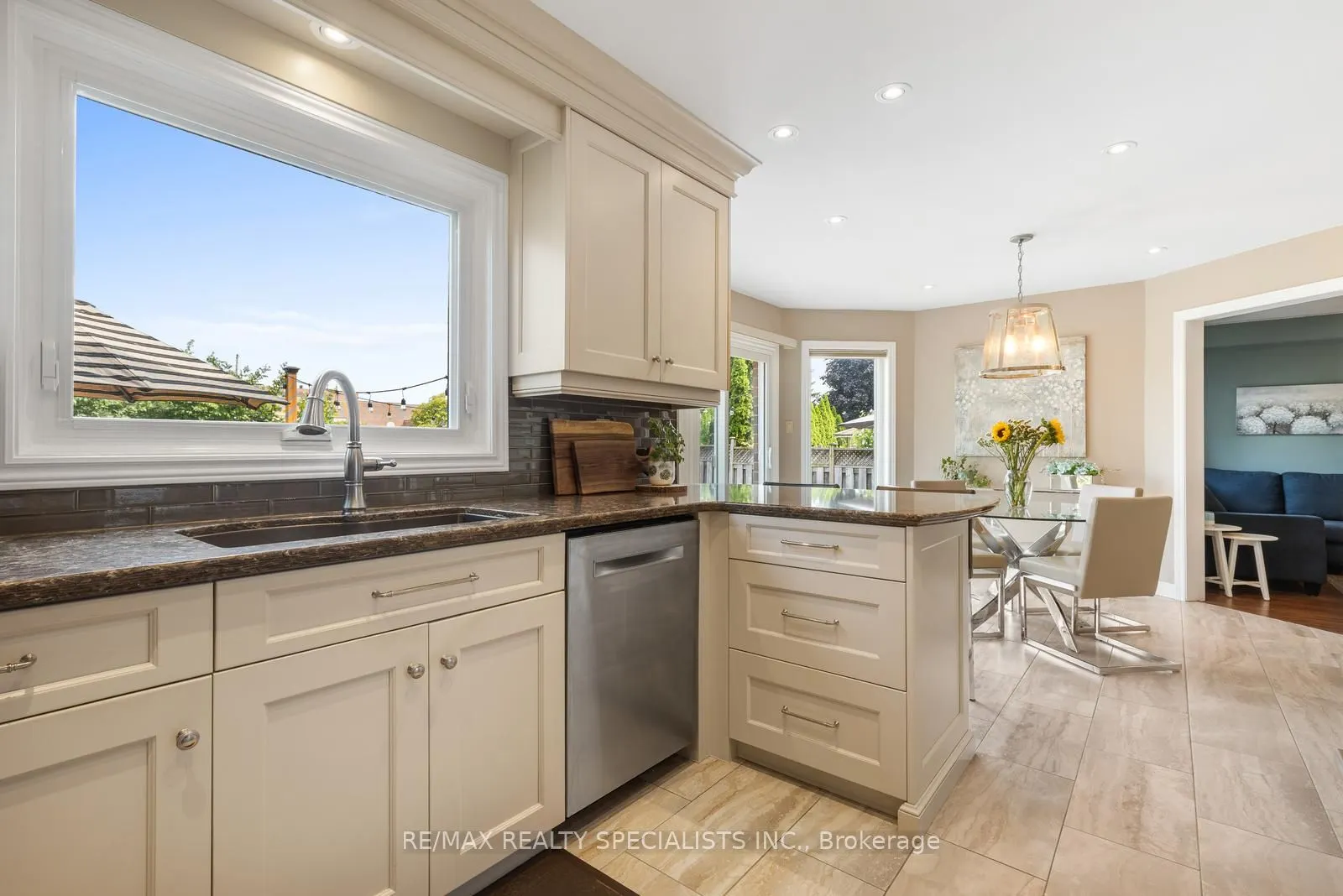6859 Summer Heights Drive