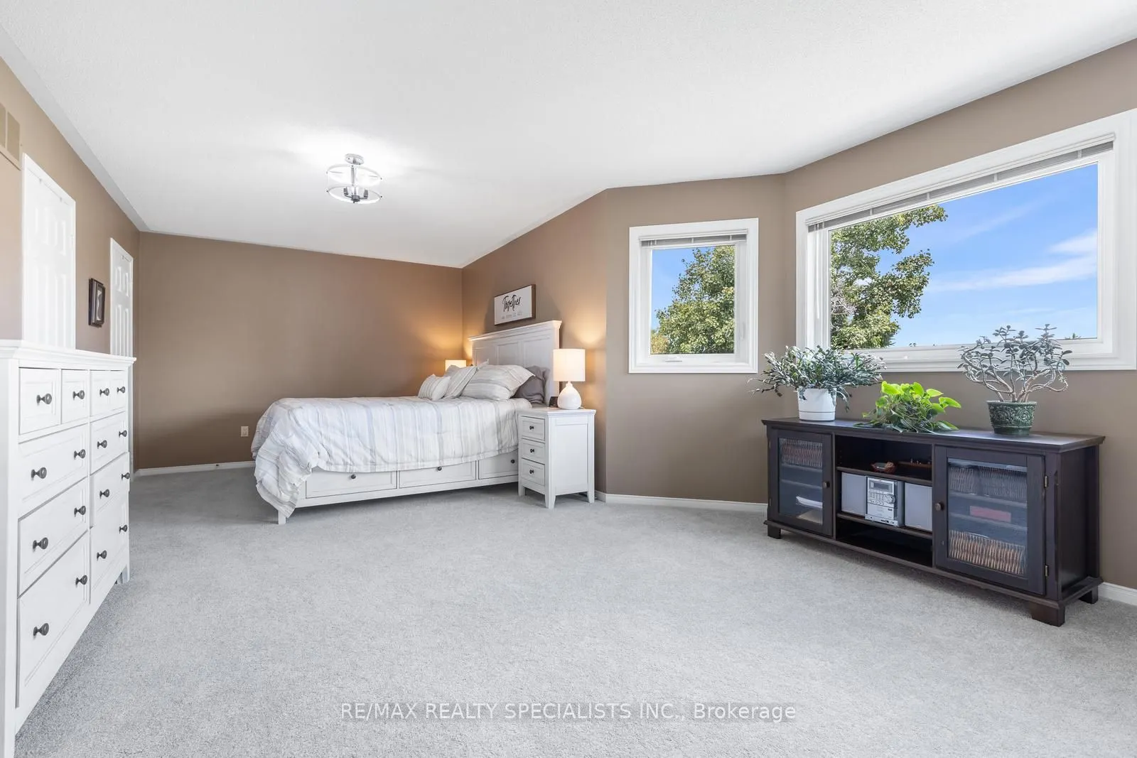 6859 Summer Heights Drive