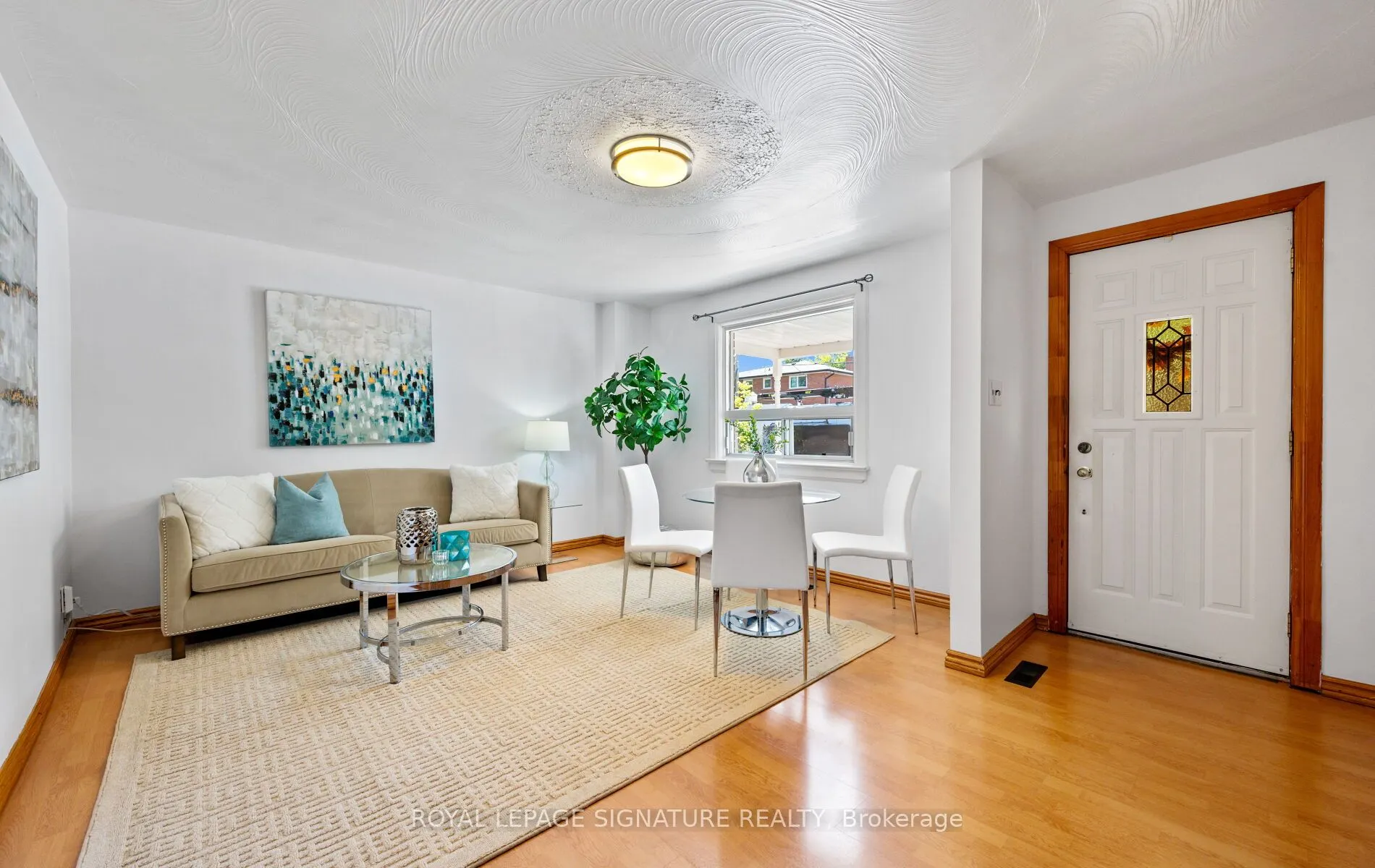 61 Foch Avenue