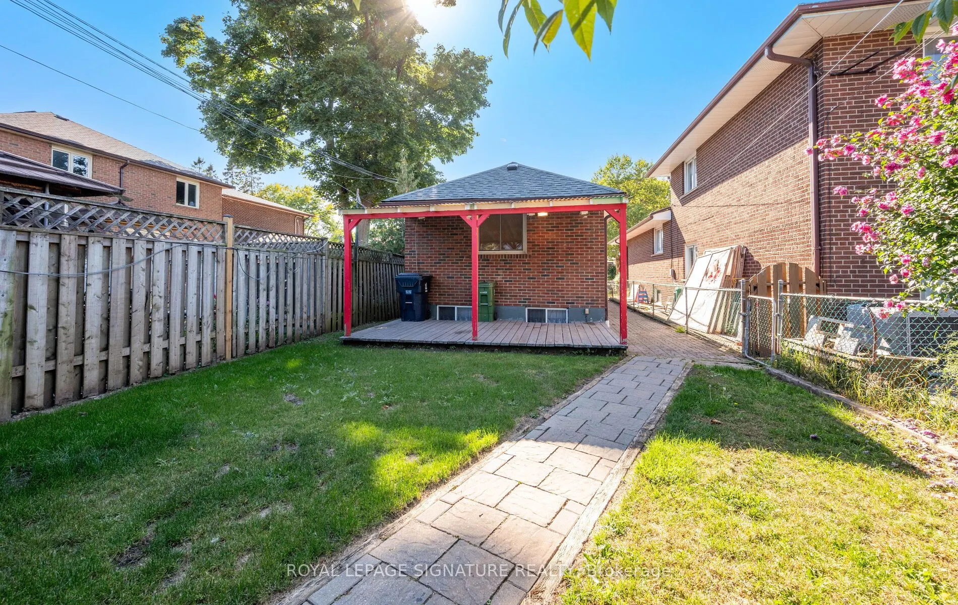 61 Foch Avenue