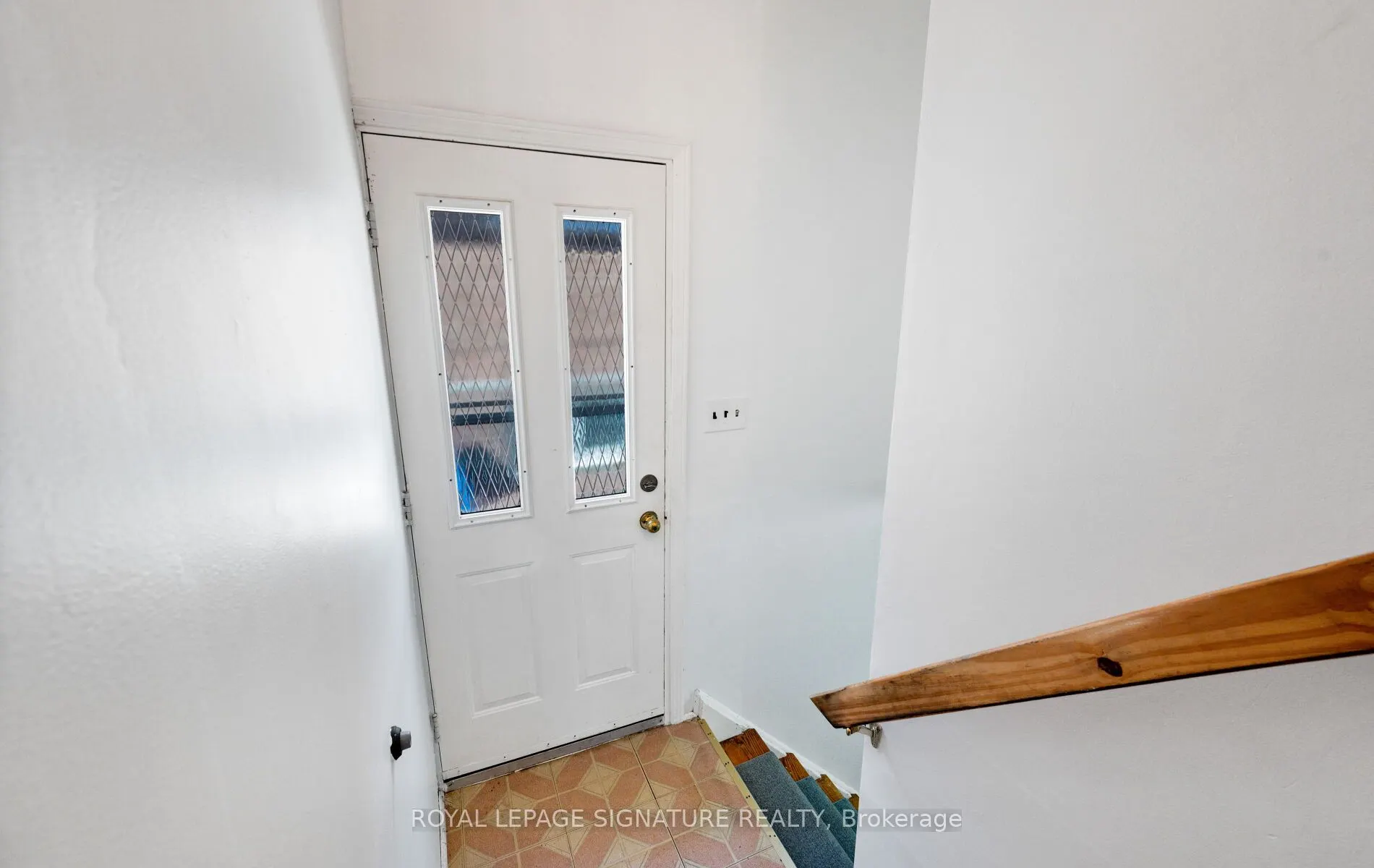 61 Foch Avenue