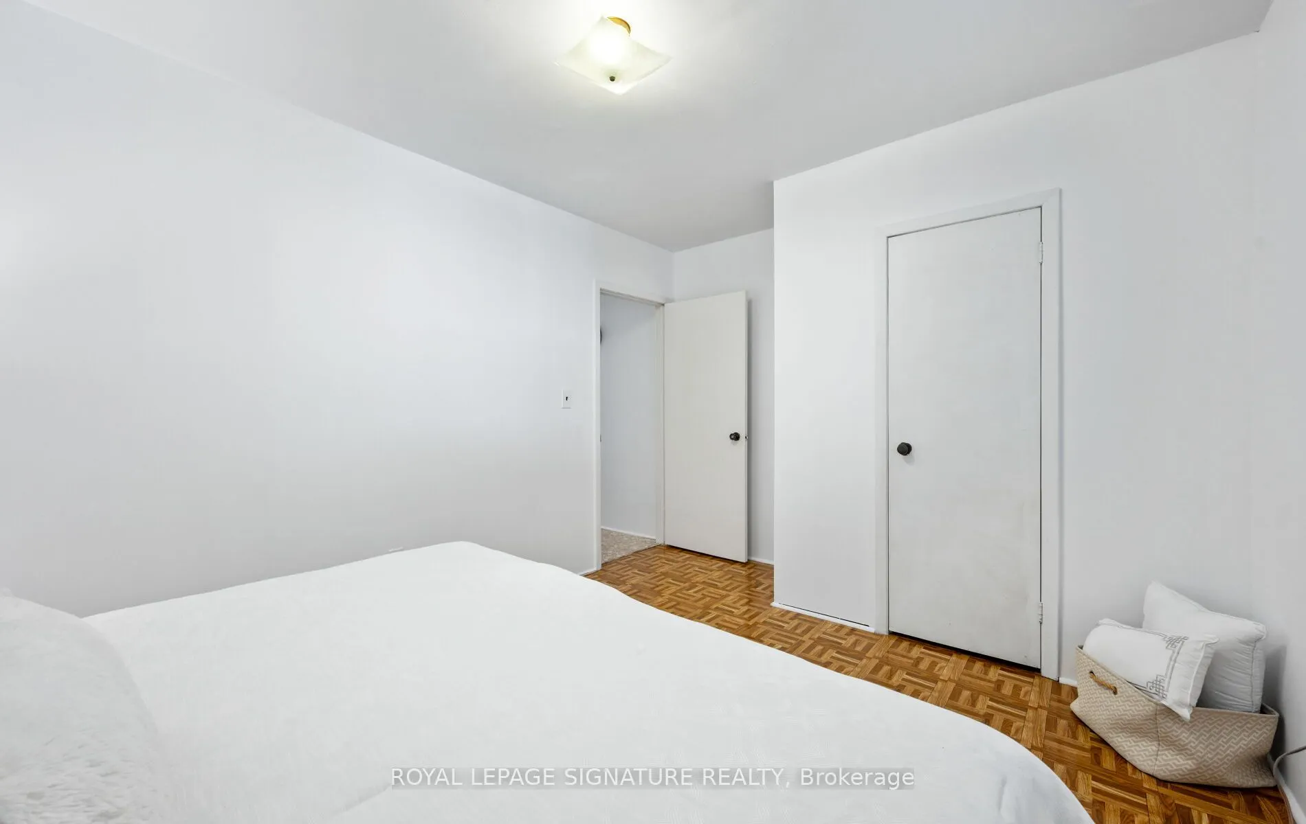 61 Foch Avenue