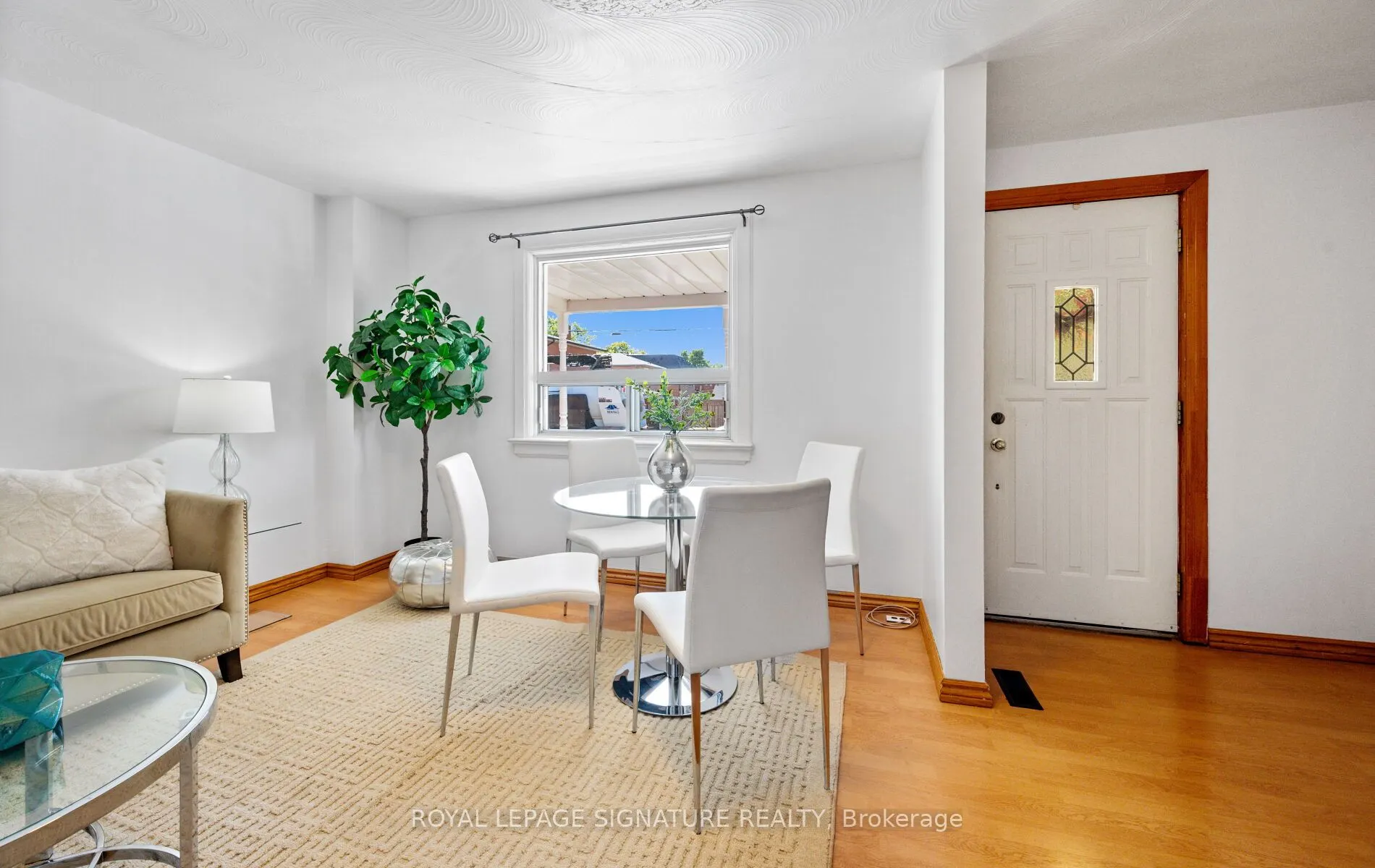 61 Foch Avenue