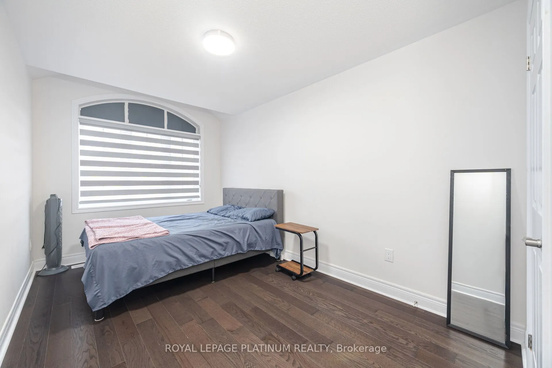 29 Overstone Road