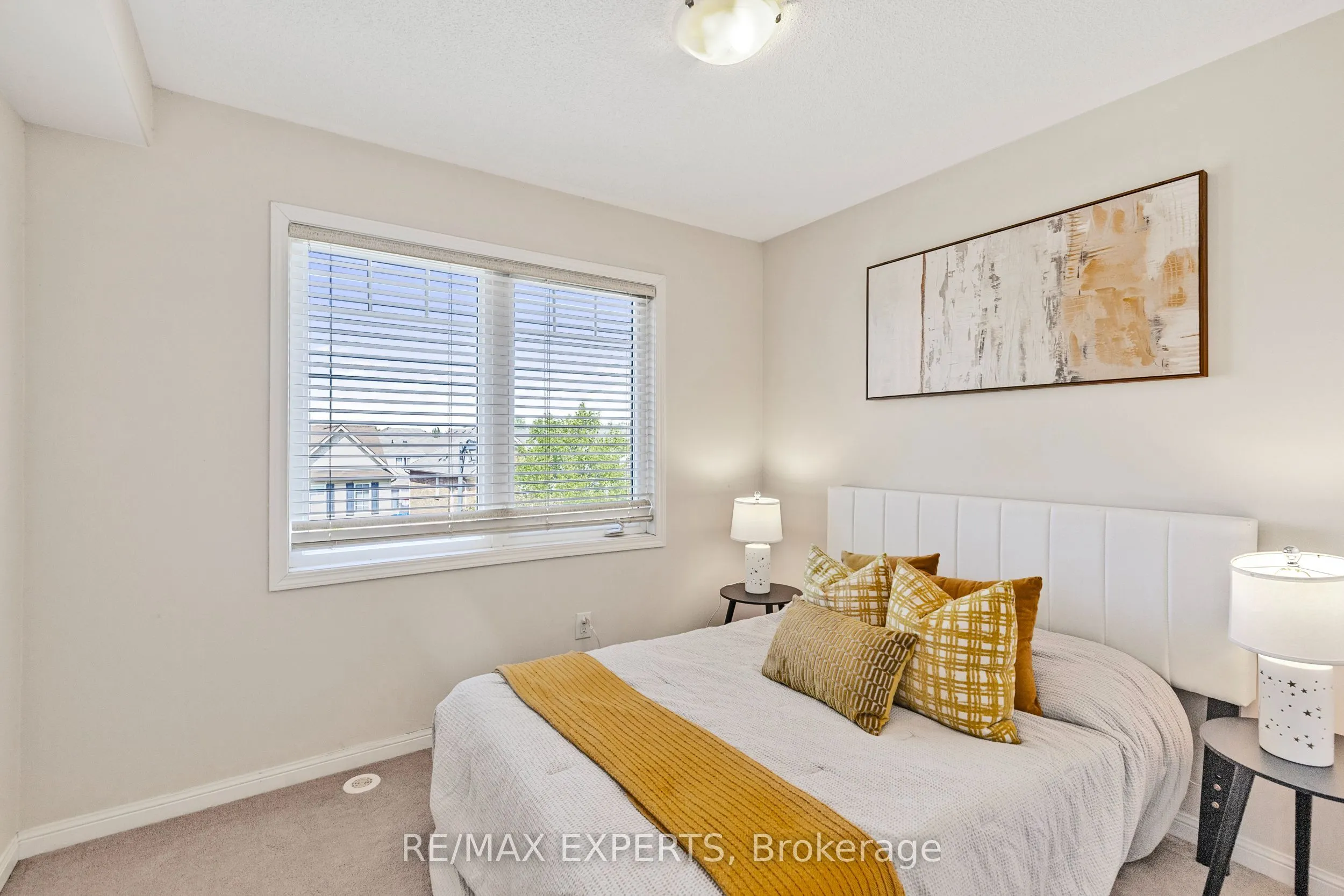 217 Woodley Crescent