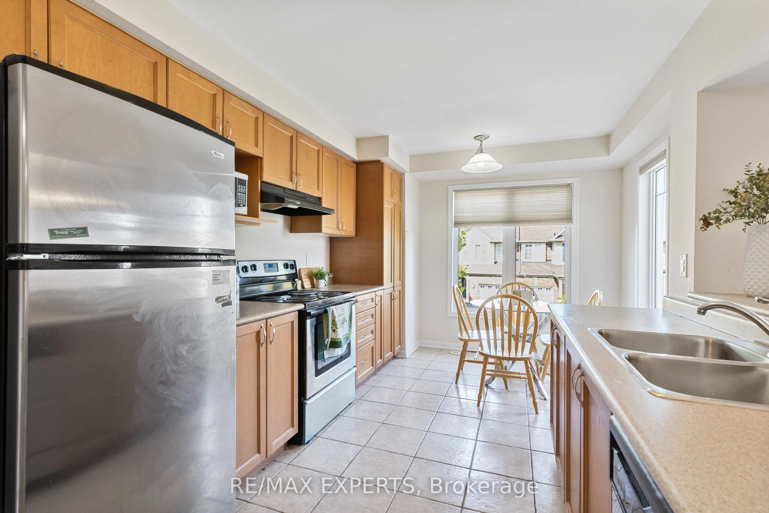 217 Woodley Crescent