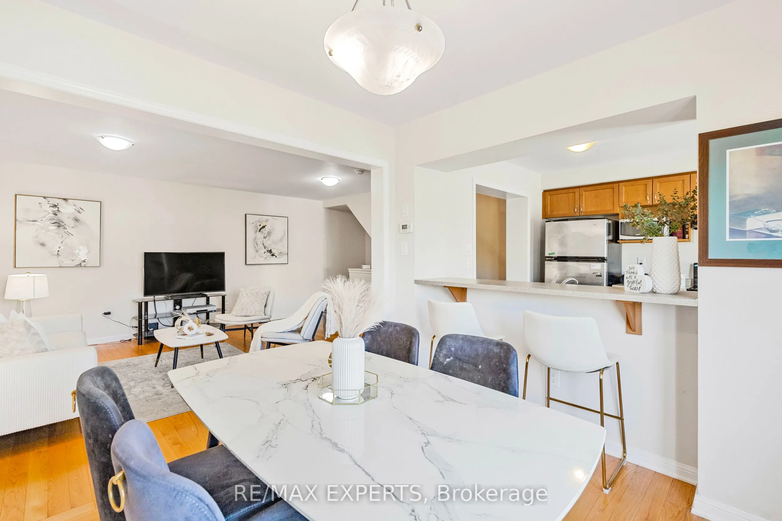 217 Woodley Crescent