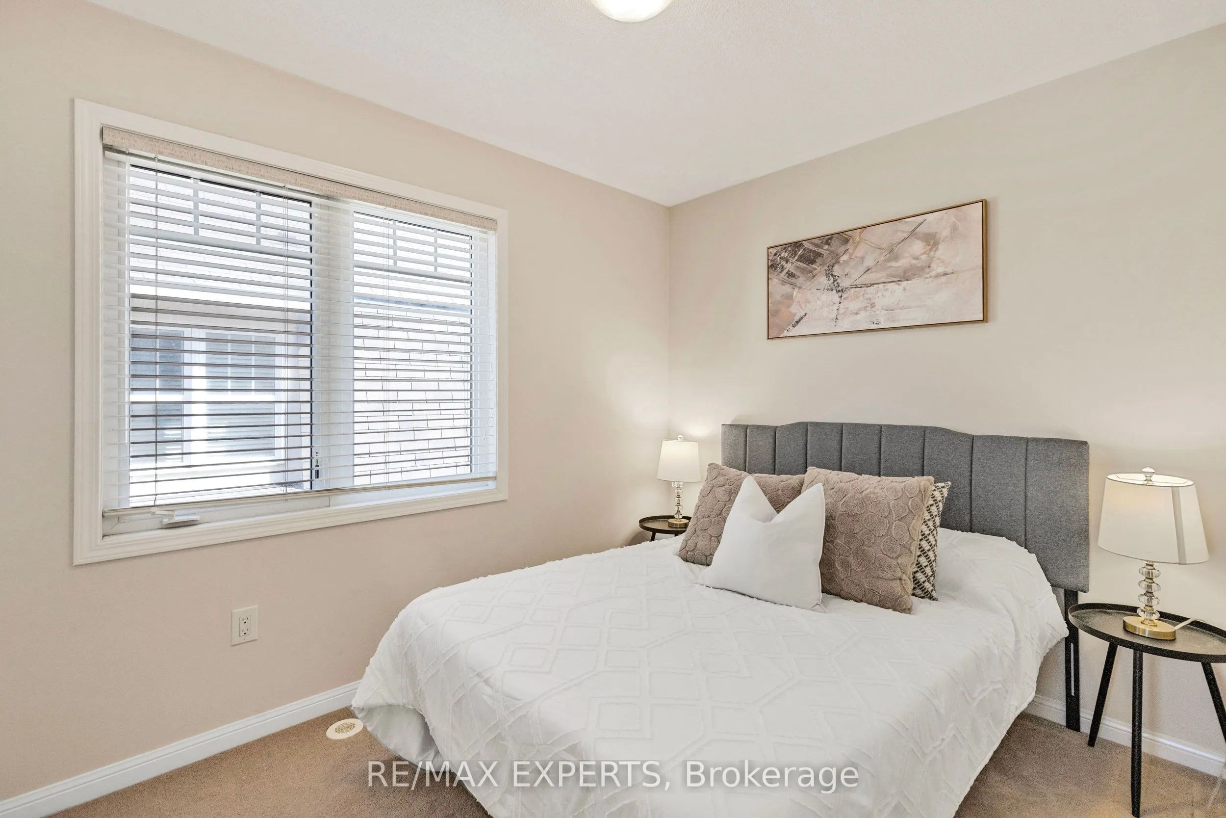 217 Woodley Crescent