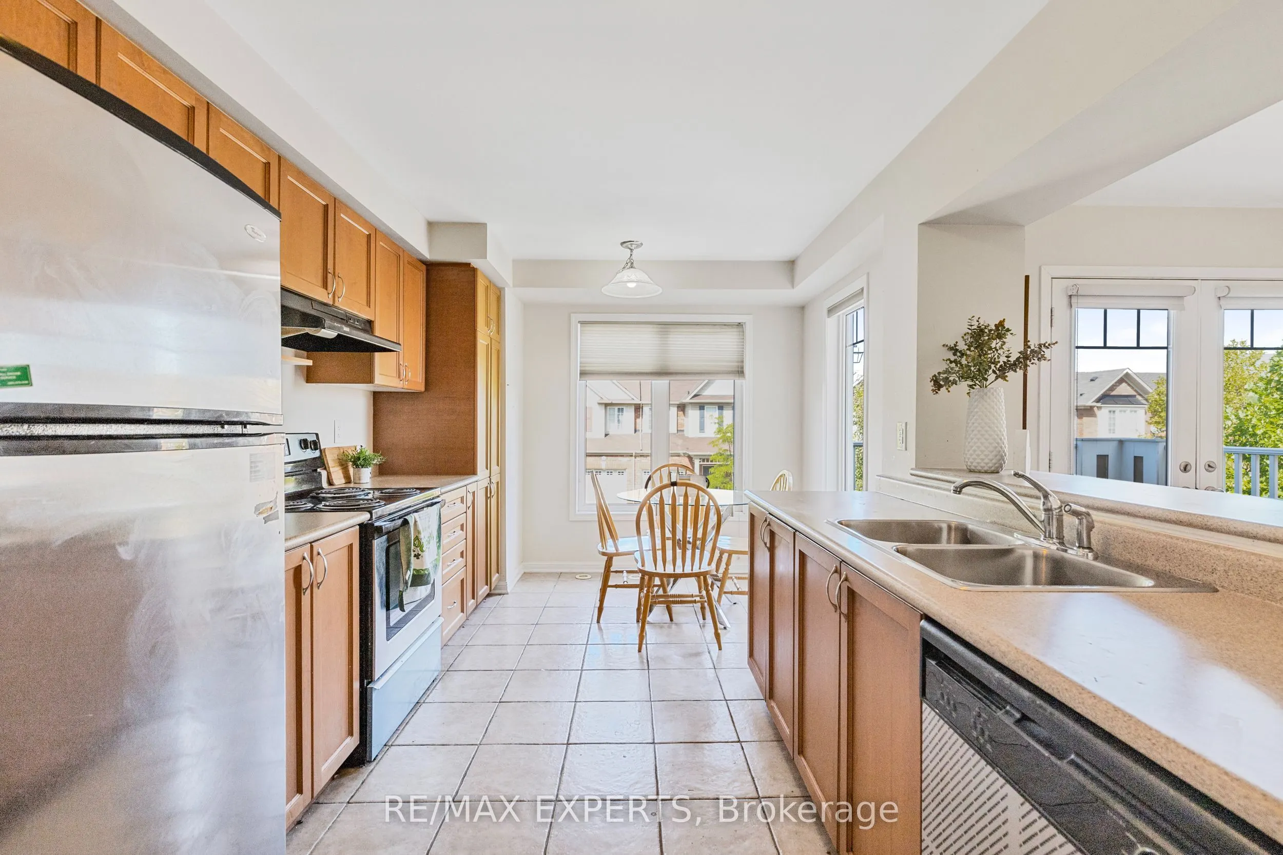 217 Woodley Crescent
