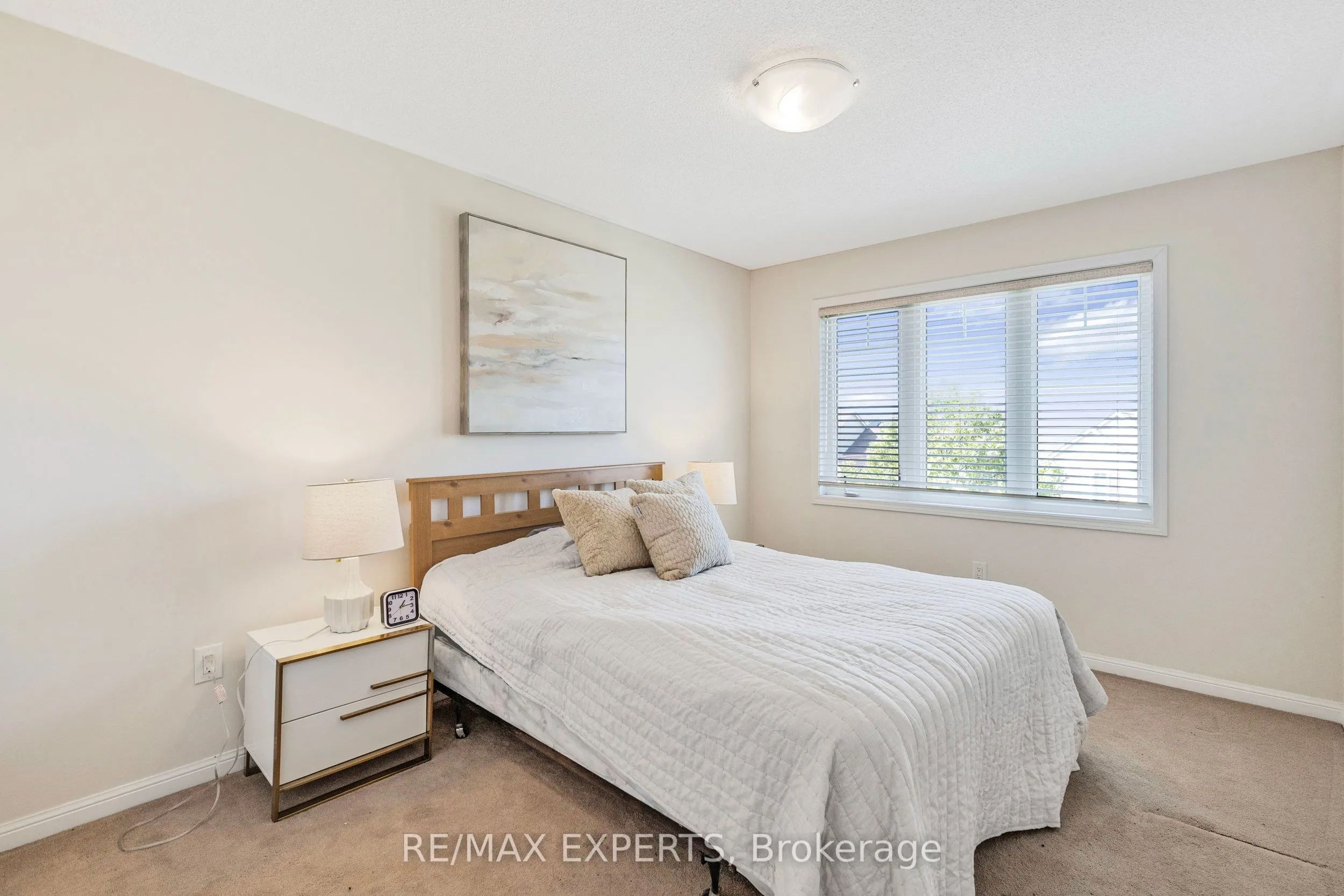 217 Woodley Crescent