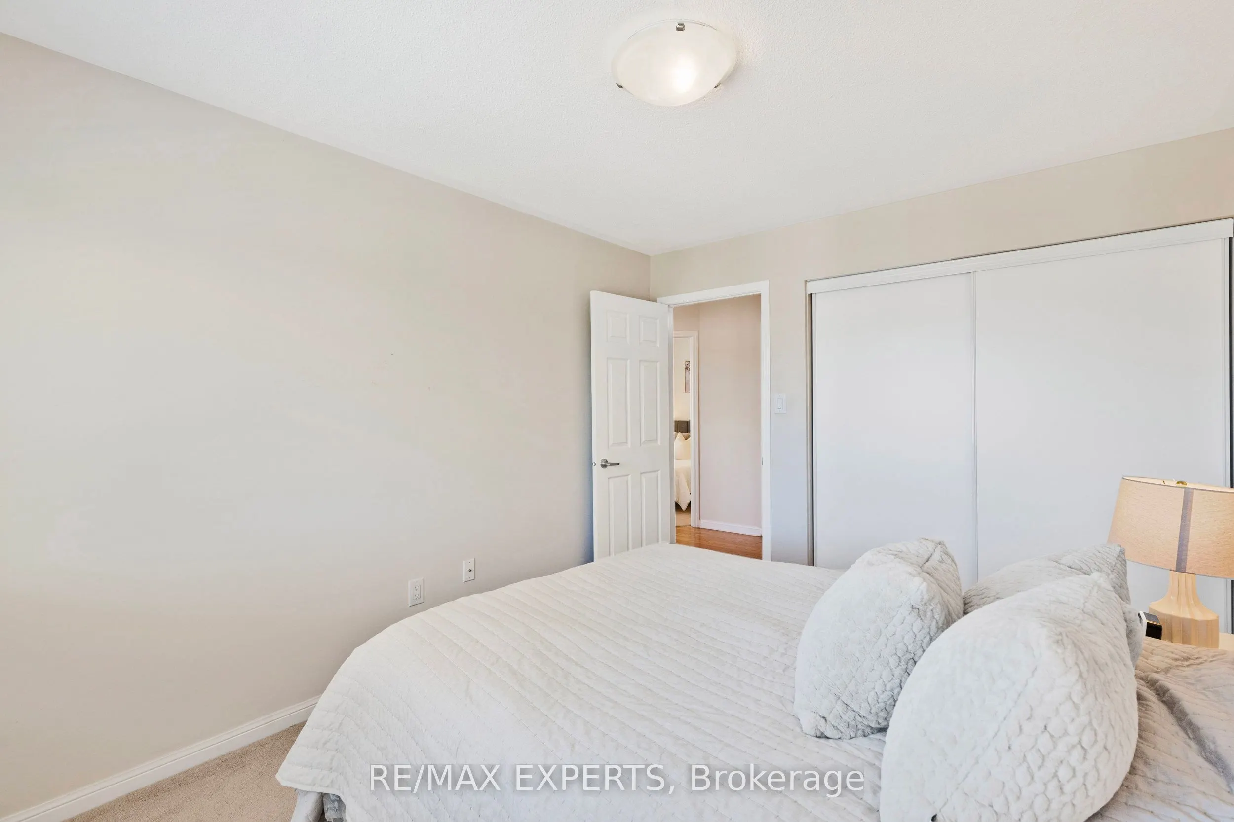 217 Woodley Crescent