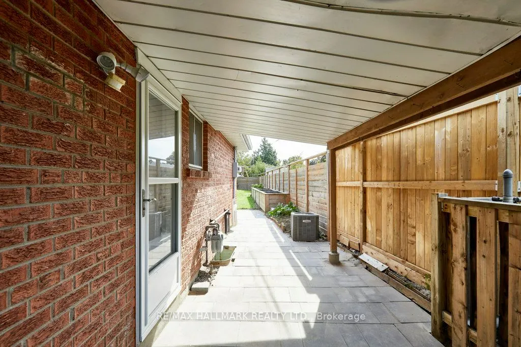 36 Farley Crescent, #Lower
