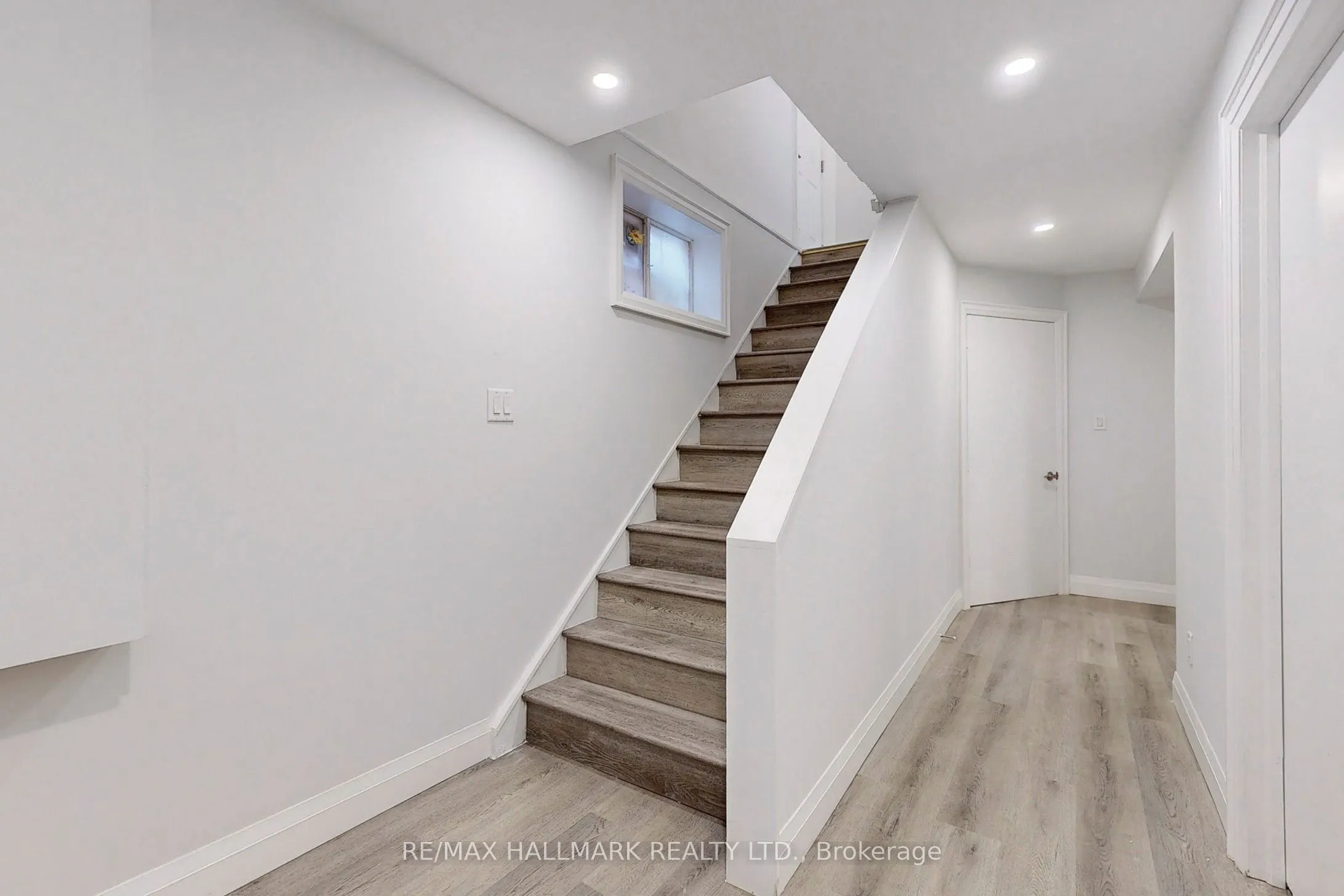 36 Farley Crescent, #Lower