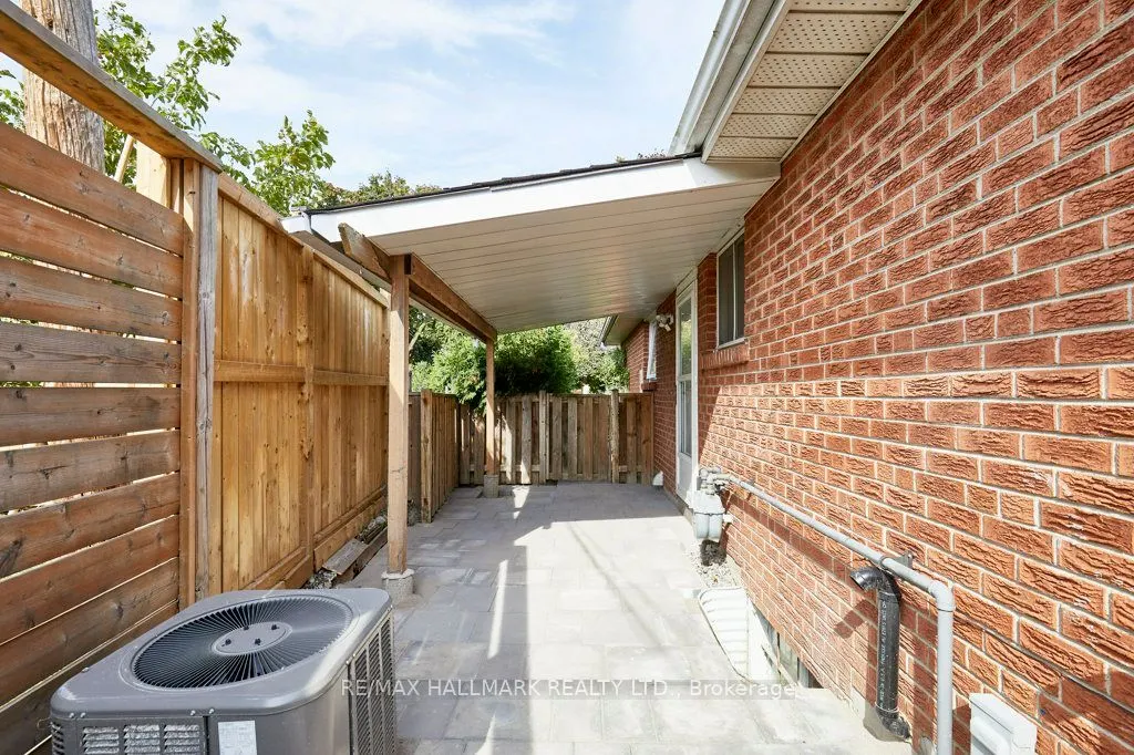 36 Farley Crescent, #Lower