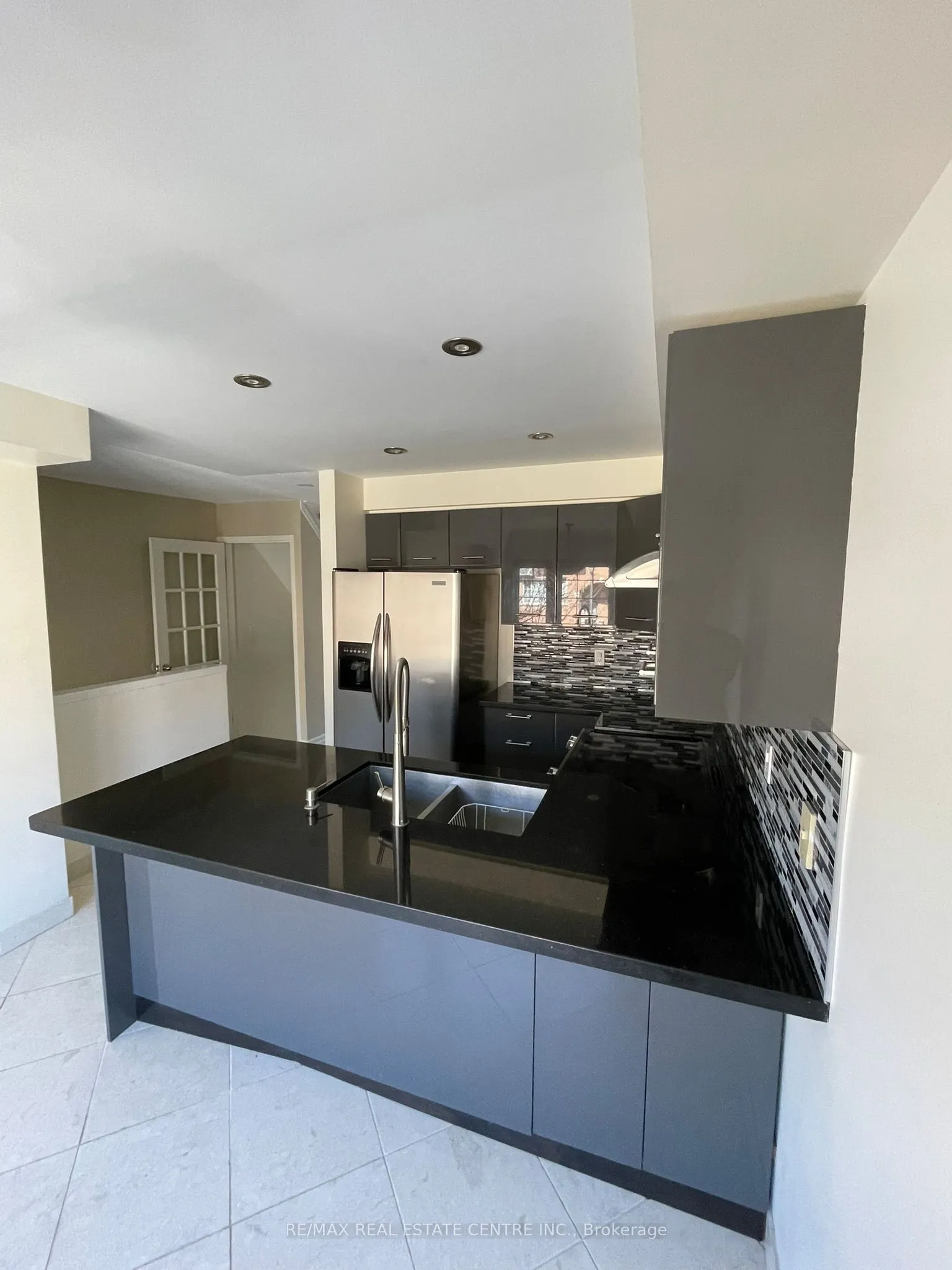 5030 Heatherleigh Avenue, #77