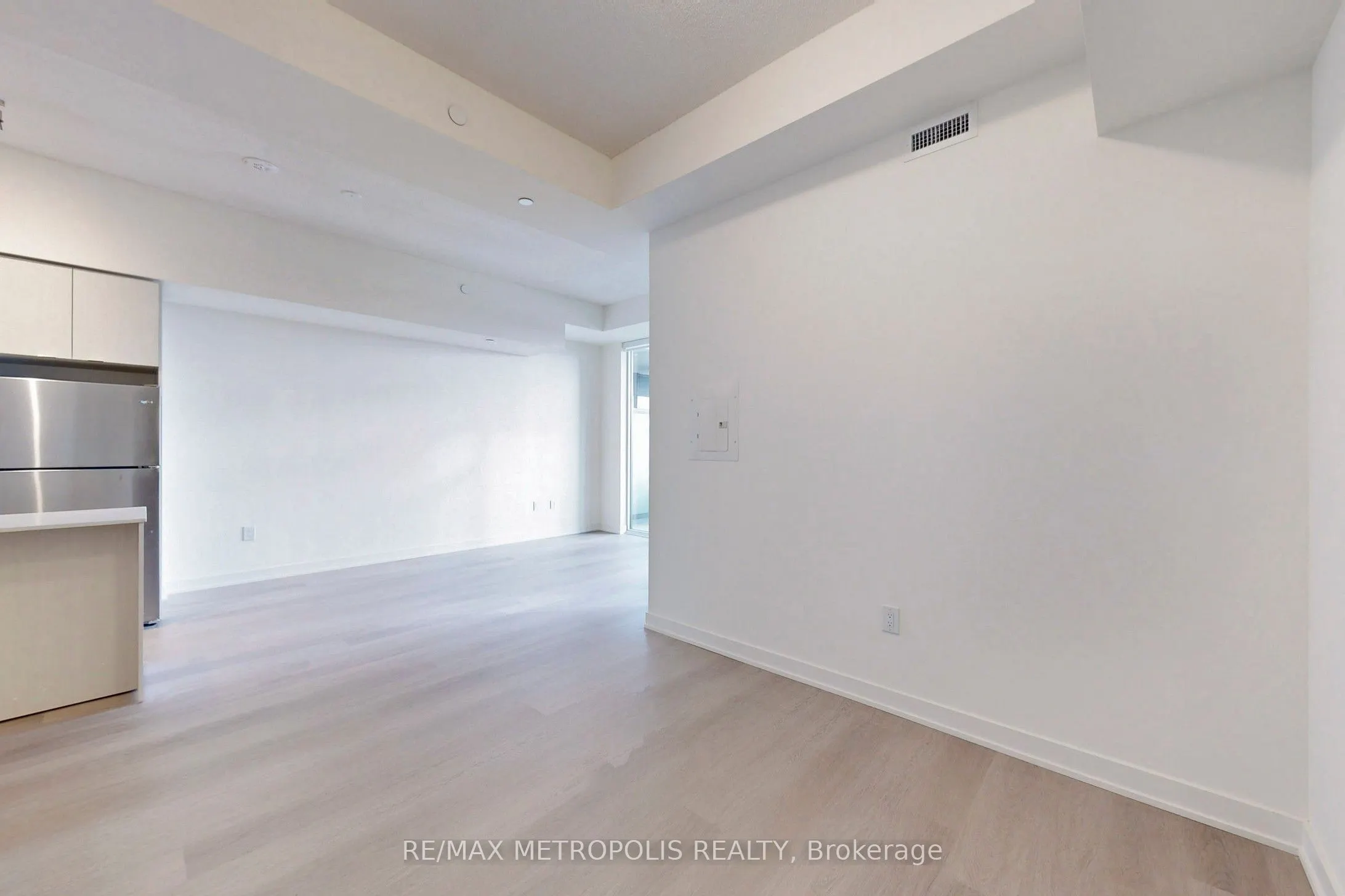 859 The Queensway, #809