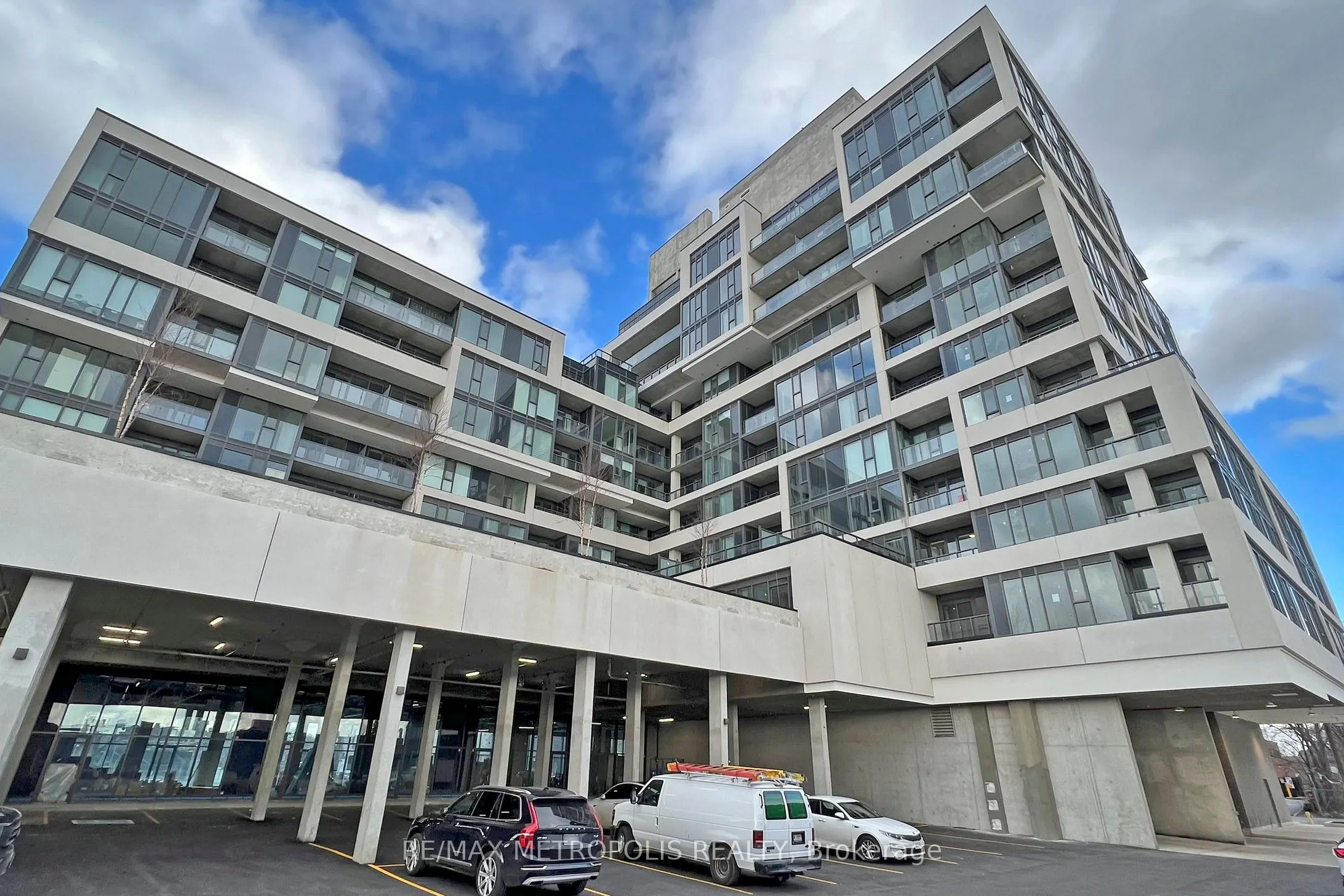 859 The Queensway, #809